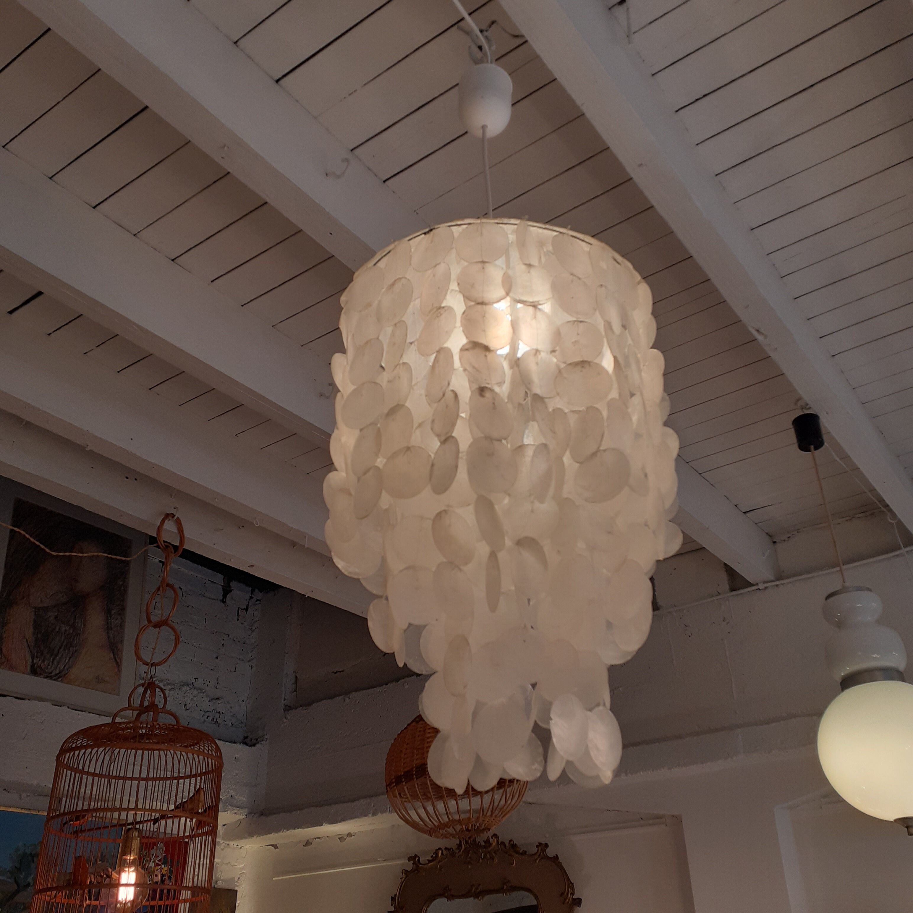 "Jellyfish" hanging lamp in mother-of-pearl pellets