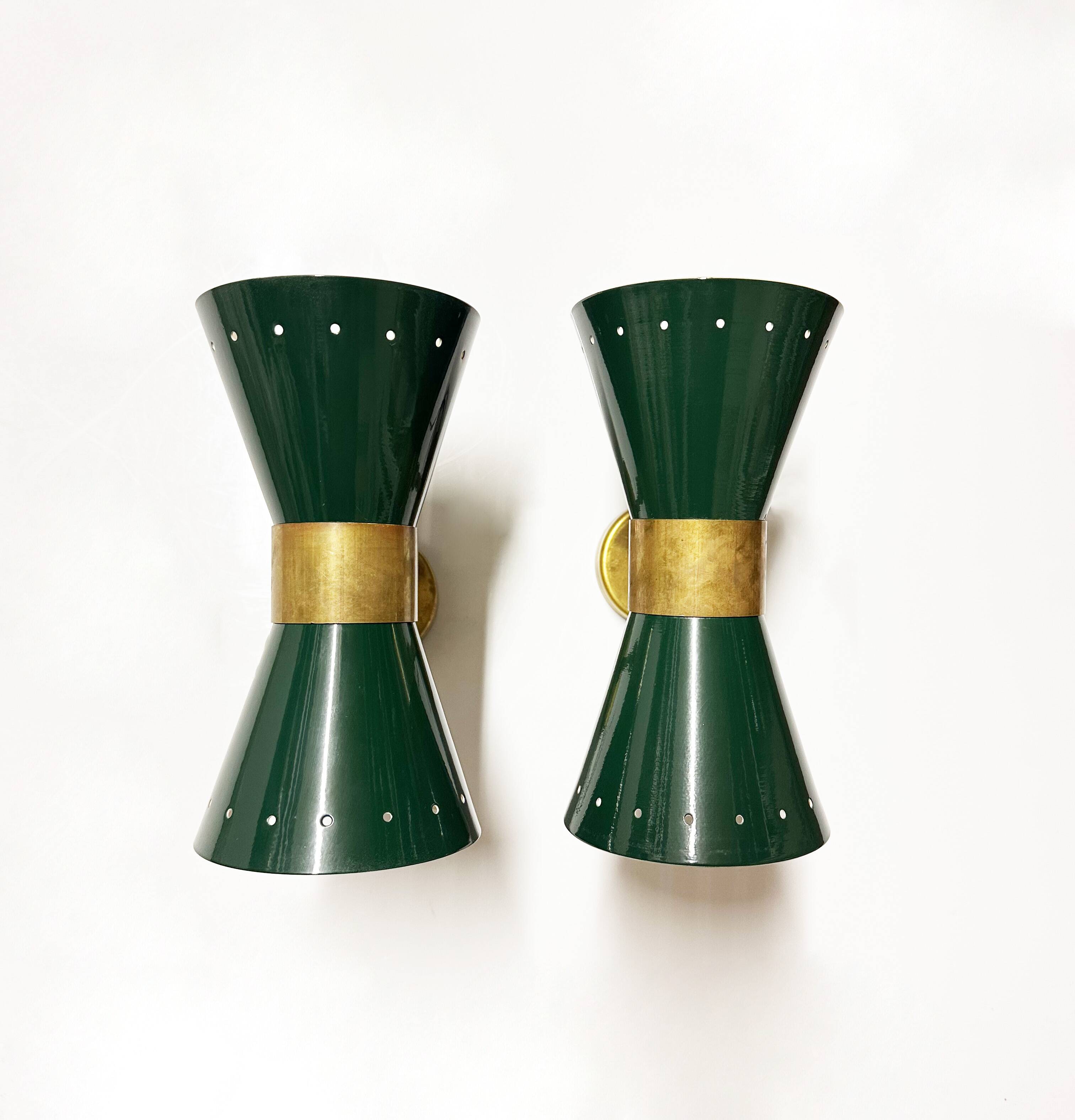 Pair of Italian diabolo wall lights, design 1950.