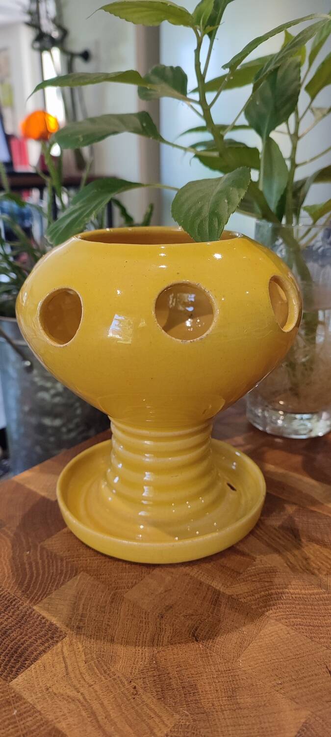 Jean Garrillon crocus pot