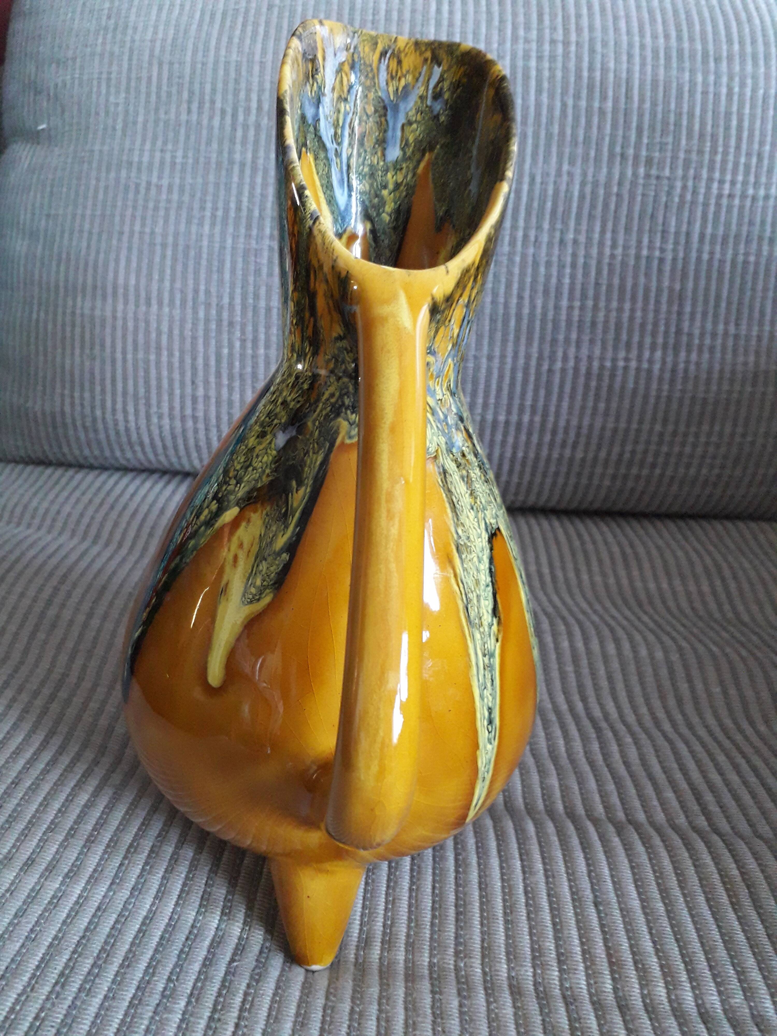 Tripod vase in Vallauris ceramic