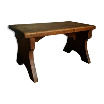 Banc repose-pied ancien en bois massif