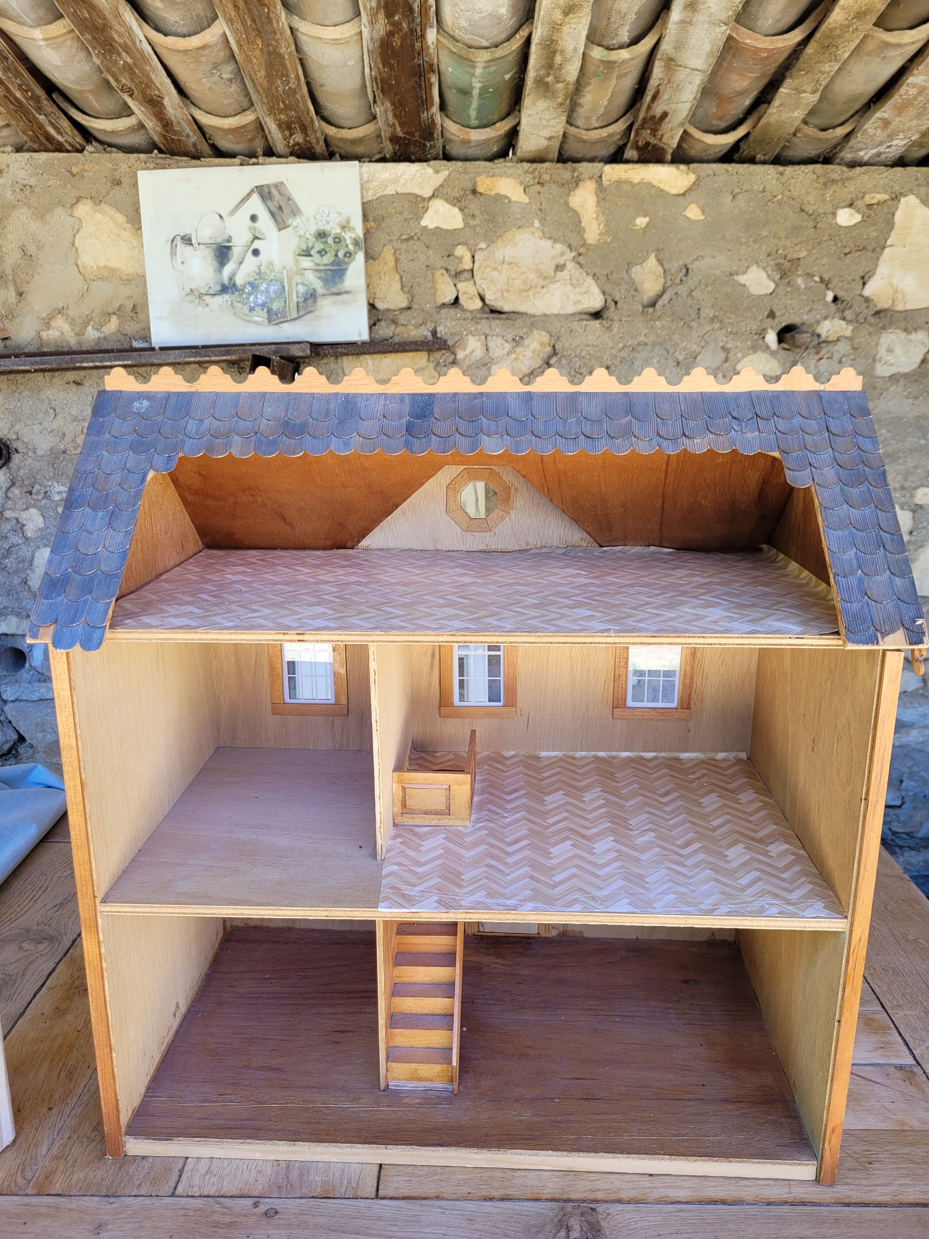 Artisanal cottage house for dolls