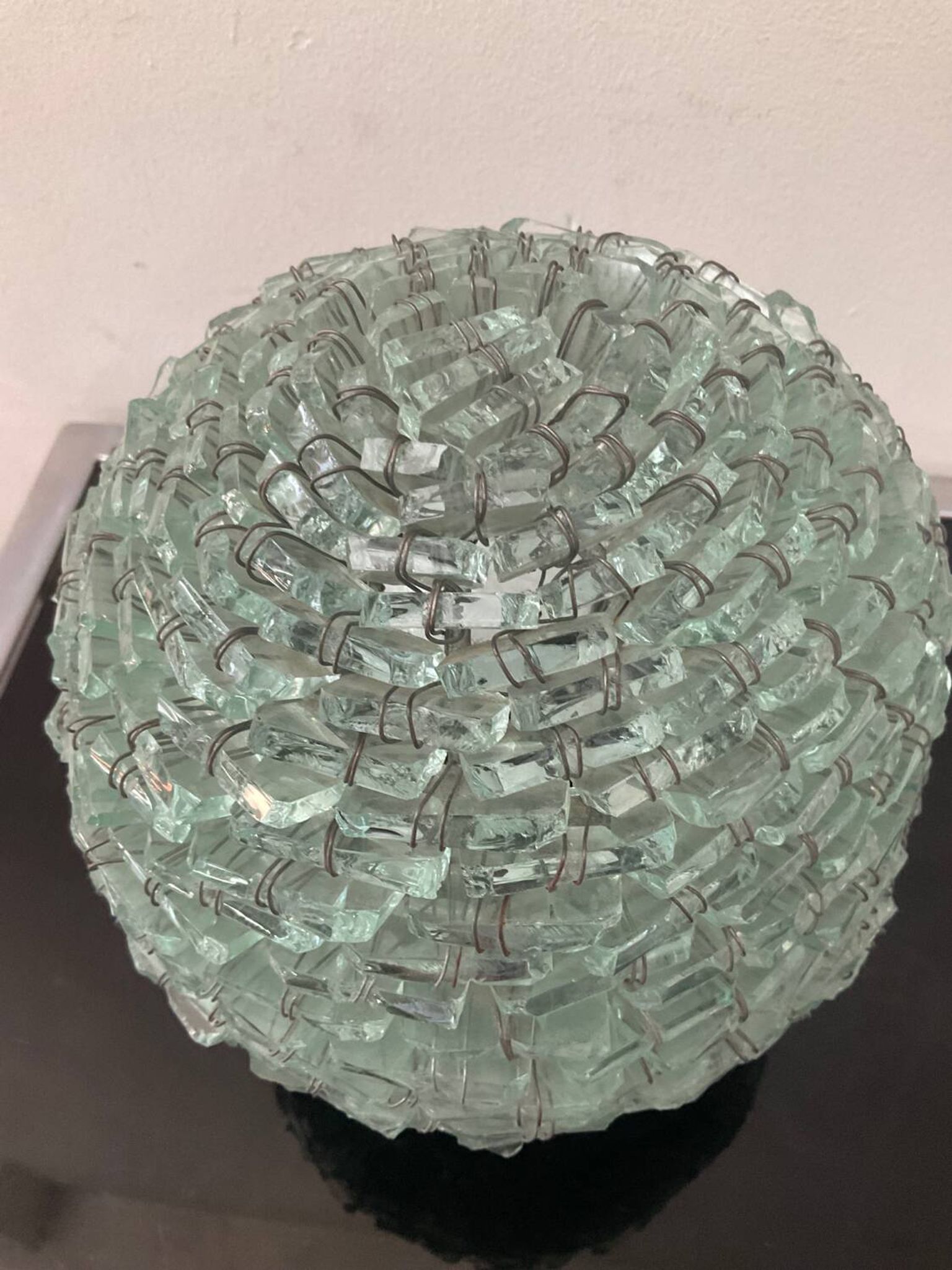 Lampe vintage boule en morceaux de verre assemblés années 70