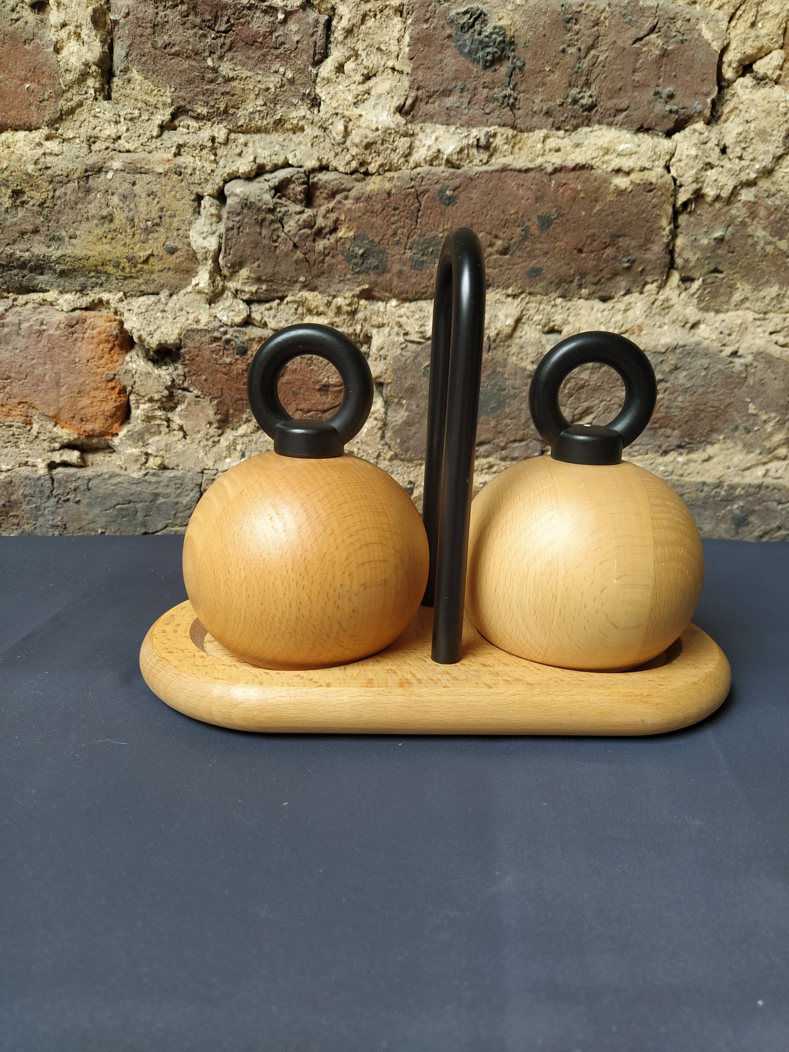 Set of salt and pepper mills
