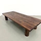 Modernist coffee table in solid elm, cylindrical pine base, 1970s.