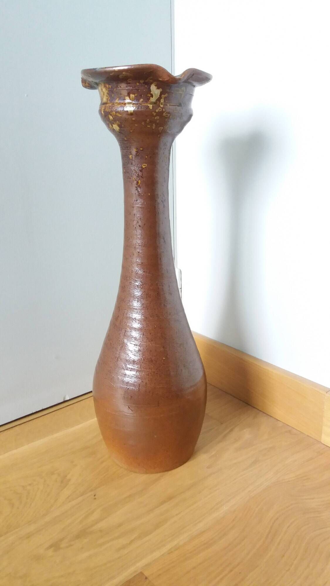 XXL brutalist ceramic floor-standing ashtray in the shape of a keel, stoneware.