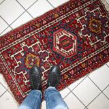 Tapis Antique Karajeh en Laine, Années 1920, Élégance et Tradition