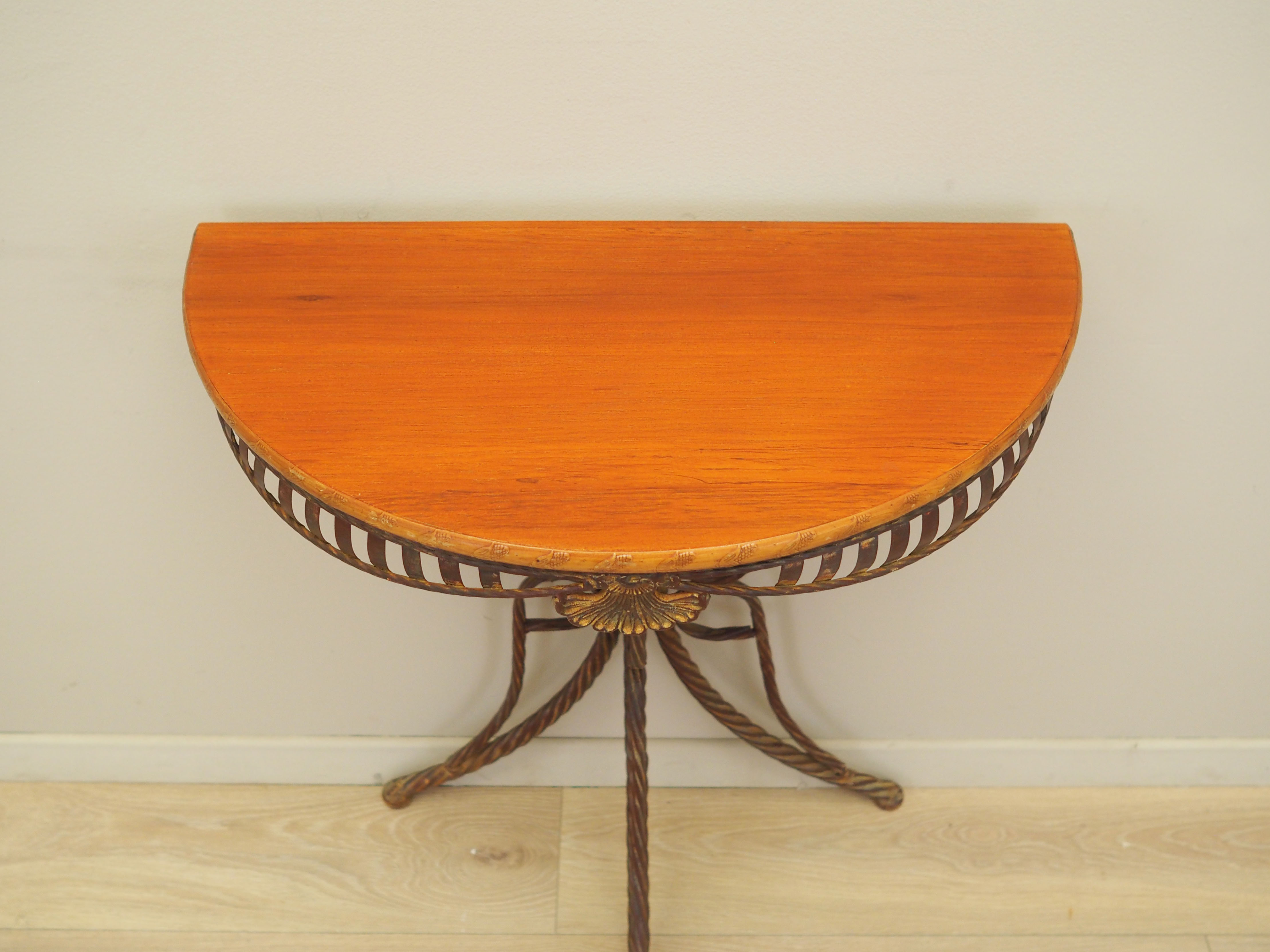 Cherry console, Italian design, production: Italy