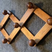 Porte manteau scandinave en pin massif