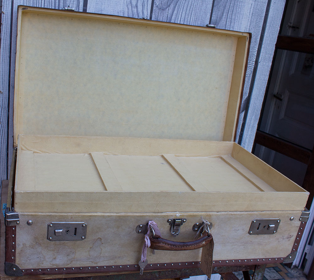 Antique valise decorative 76 cm