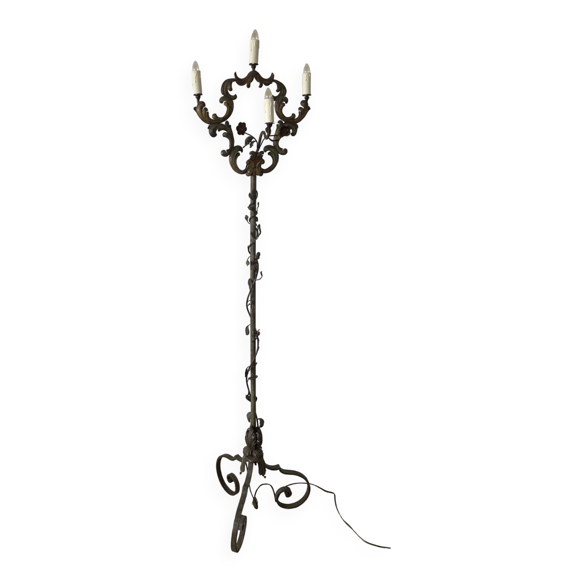 Florentine floor lamp in old painted sheet metal