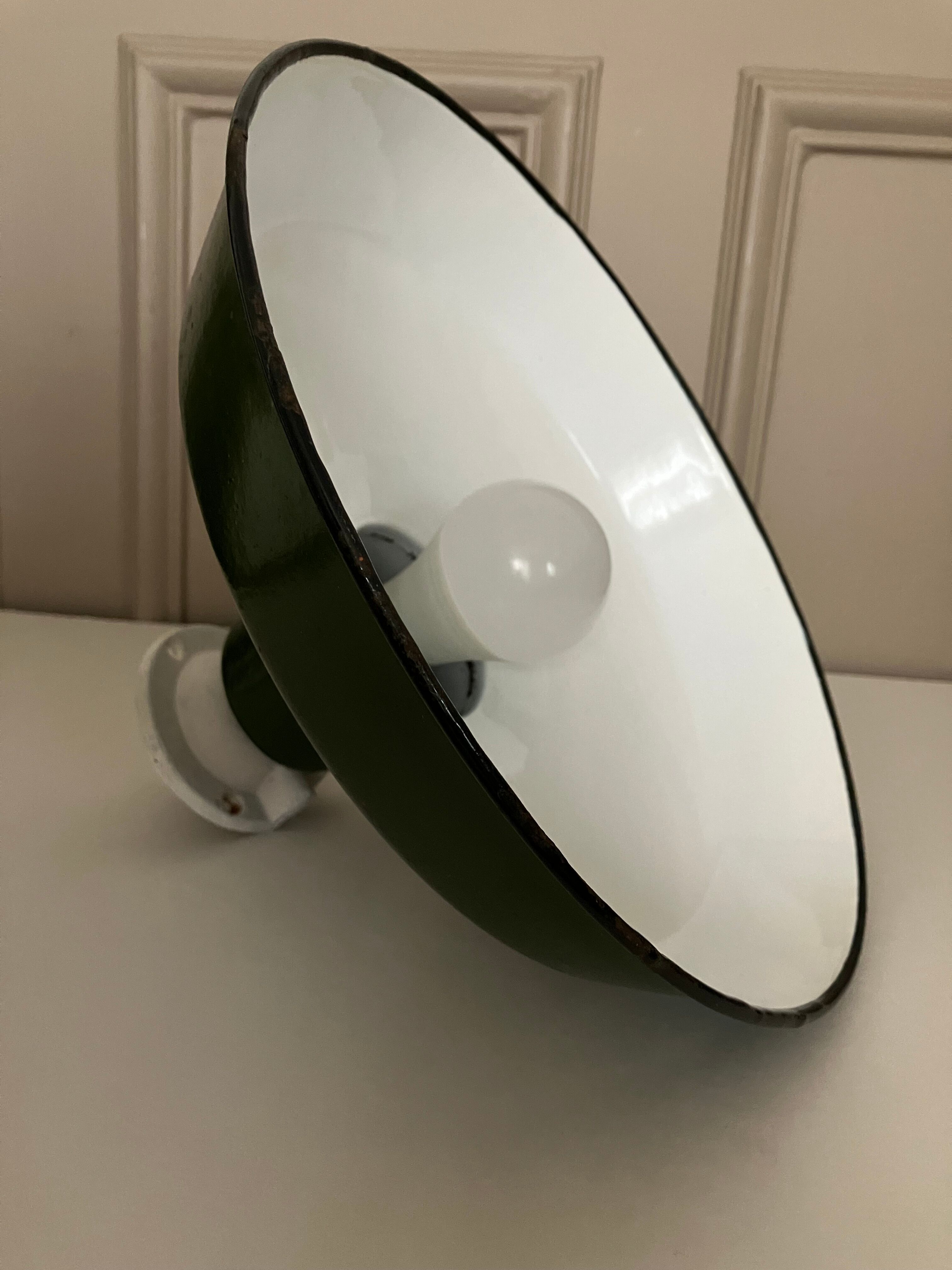 Large suspension enamelled sheet metal