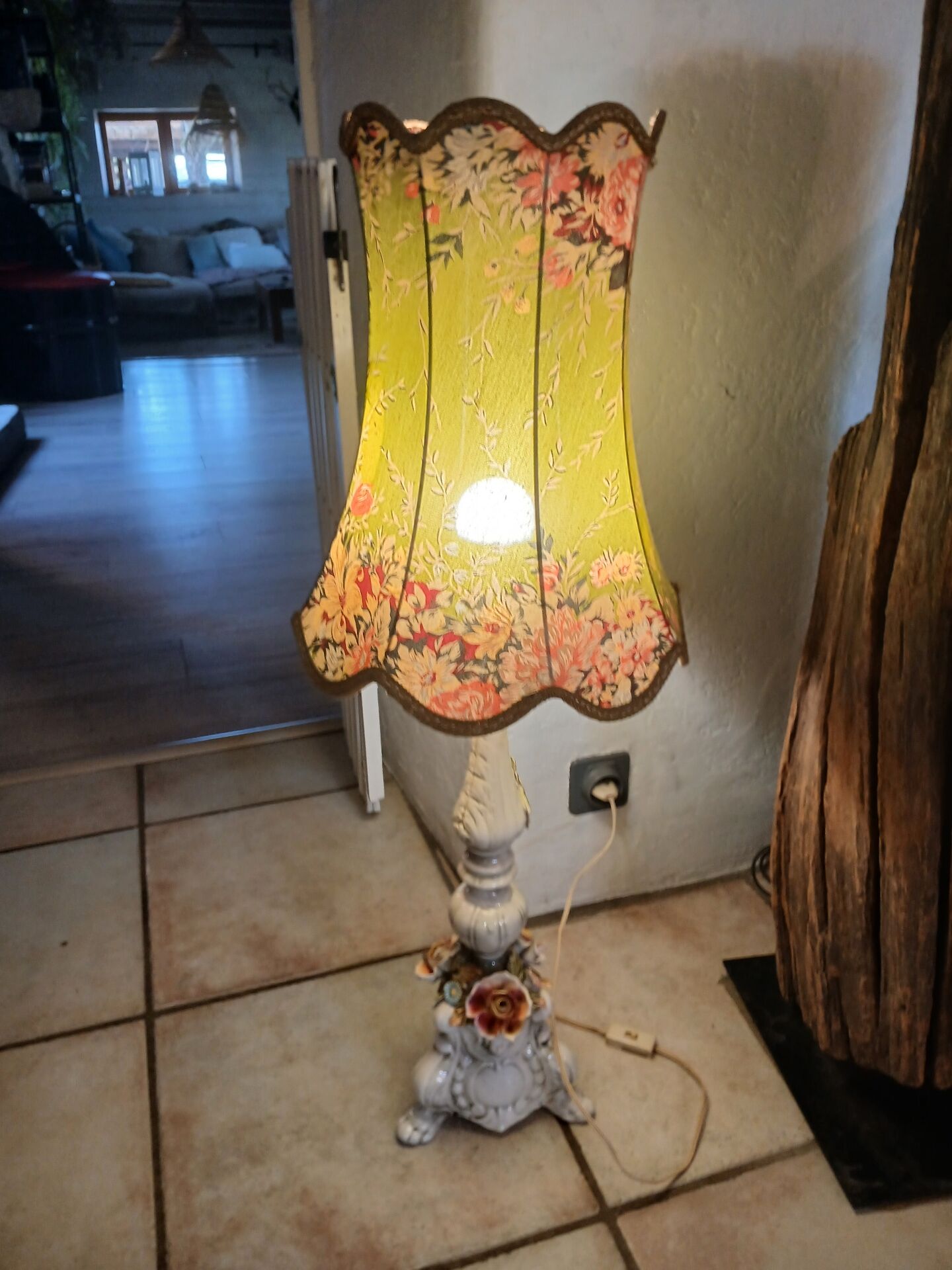 Antique lamp in Italian ceramic