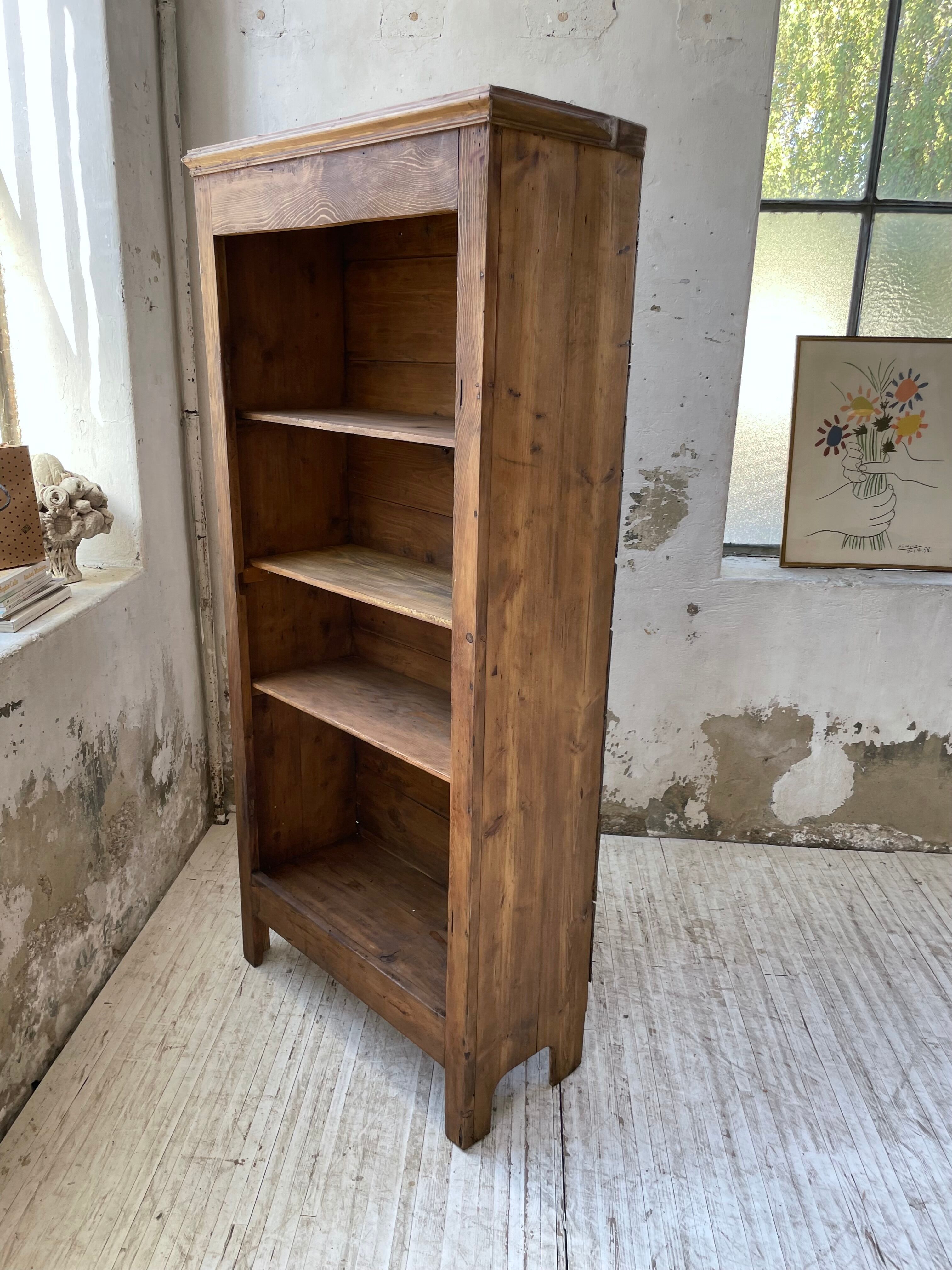 Library bonnetière pine