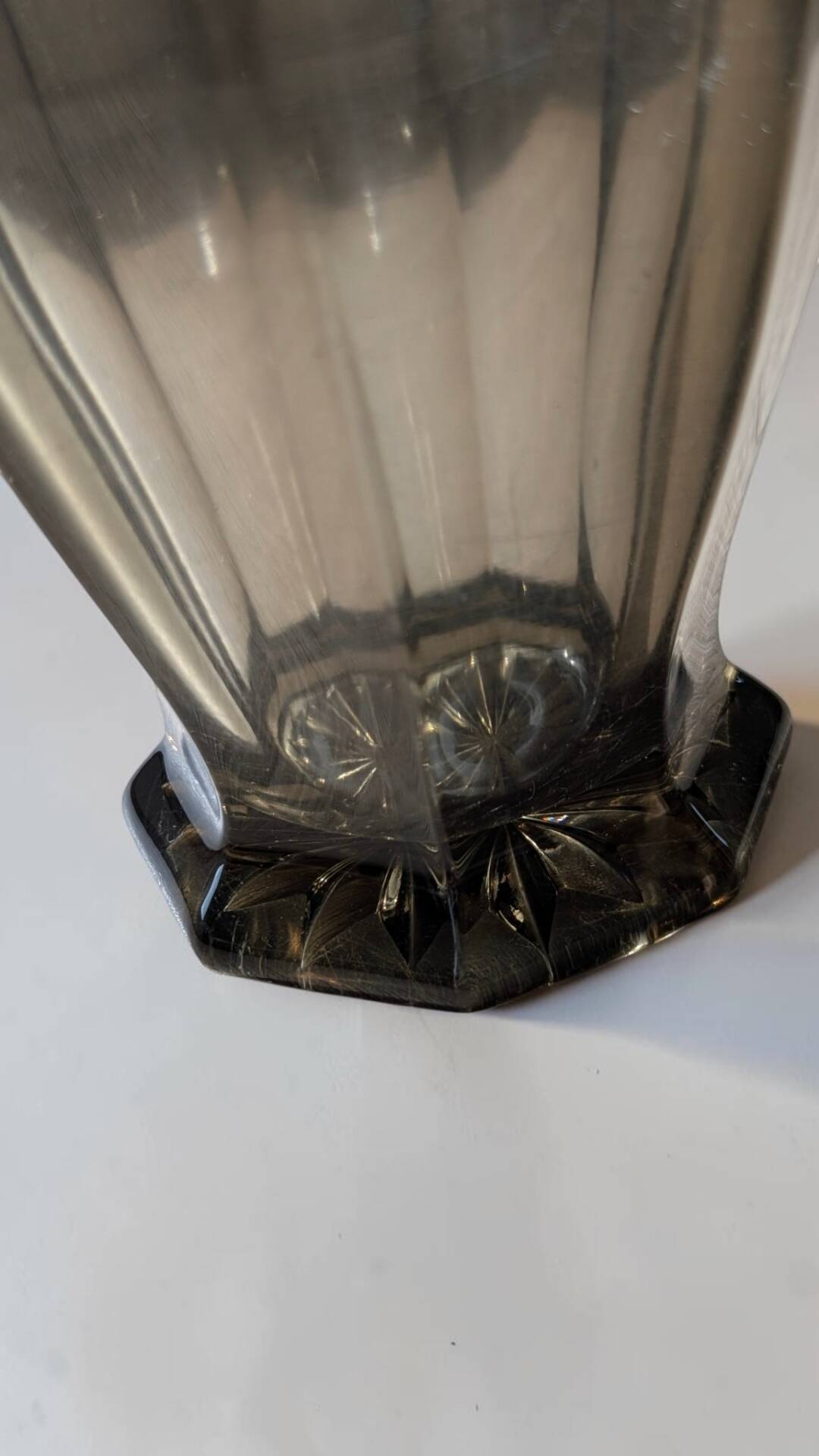 Art Deco Vase Inwald Rudolfova Huť – Model 11168 – Grey smoked glass –