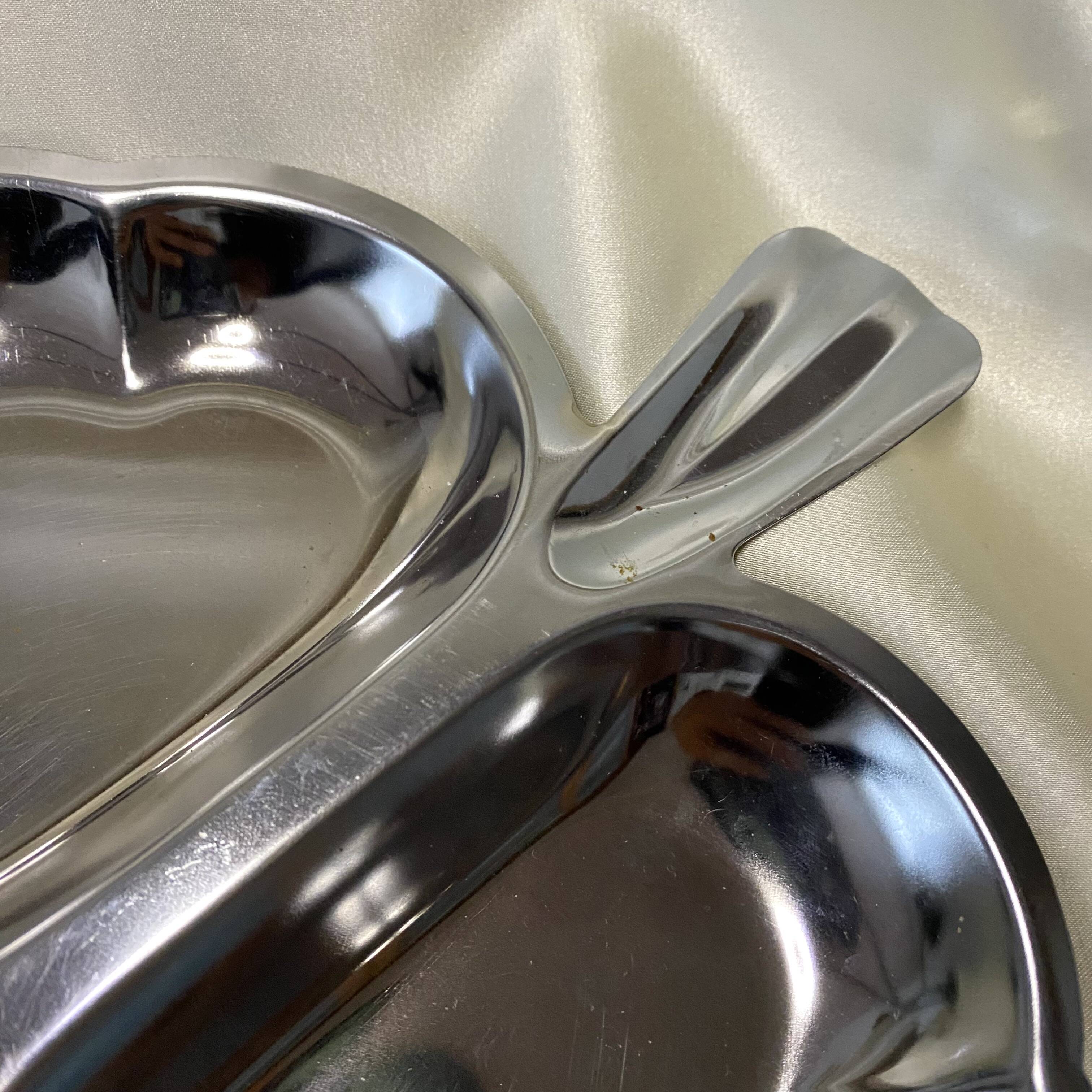 Stainless steel leaf-shaped dish