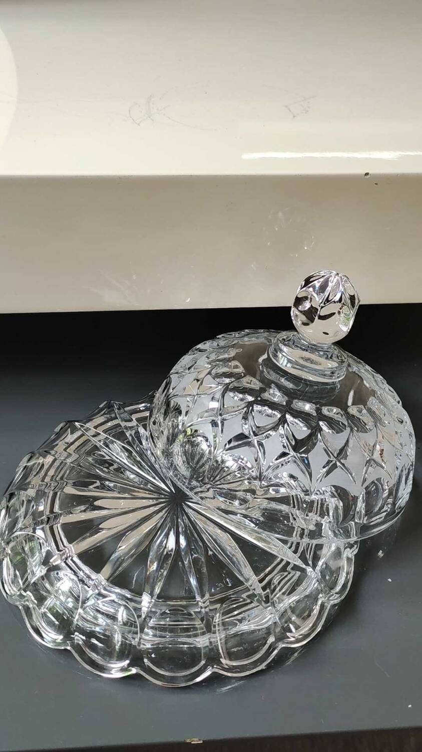 Butter dish/Cheese bell. Dome/Nachtmann shape. Crystal. Diameter 19 cm