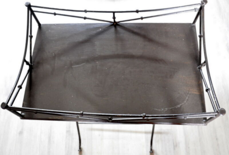 Garden table, low and foldable