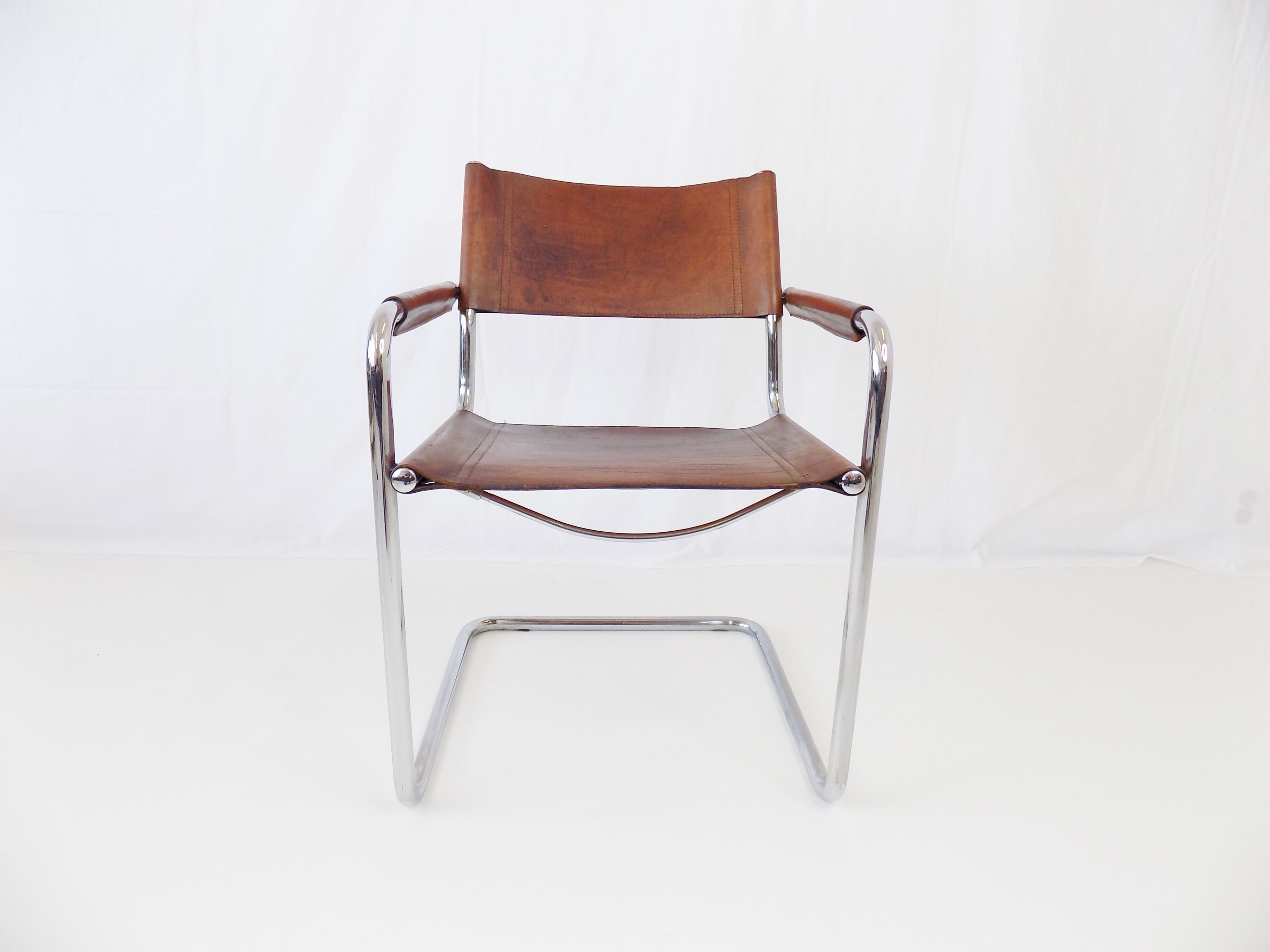 Matteo Grassi MG5 set of 4 leather cantilever chairs
