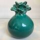 Vase boule style barbotine verte