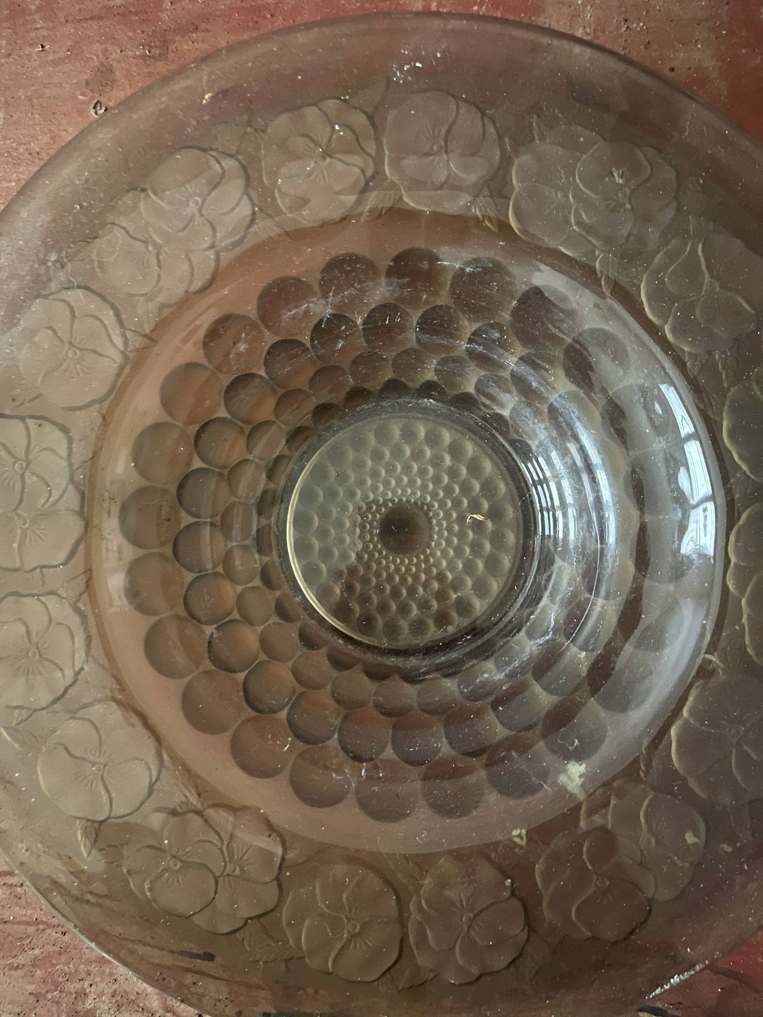 Plat Art Déco en verre fumé
