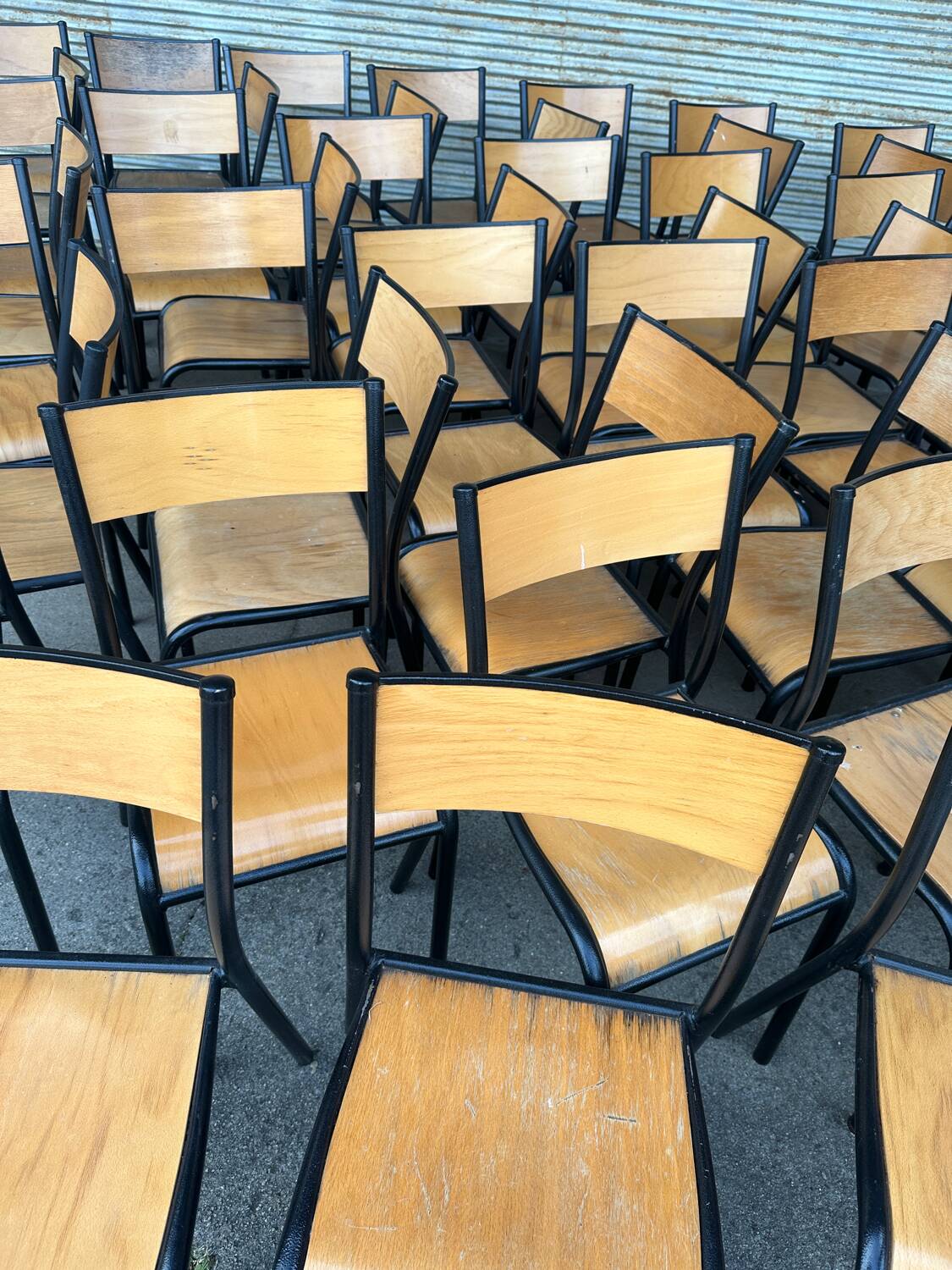 Lot de 50 chaises écoles bois et métal