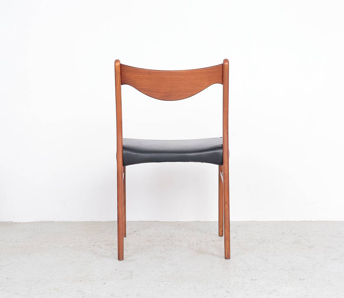 Teak and leather chairs by Arne Wahl Iversen for Glyngøre Stolefabrik, 1960