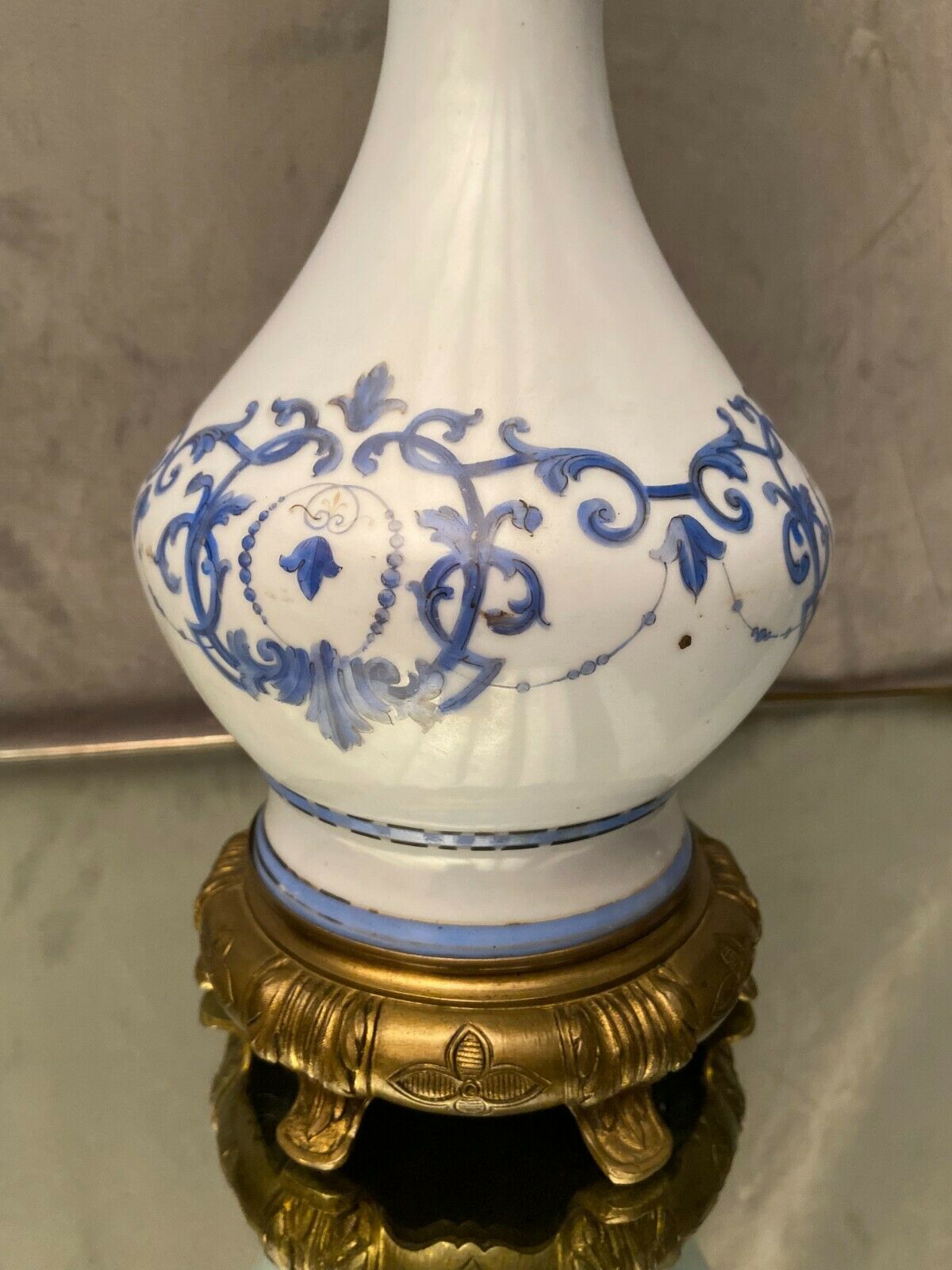 Old Paris porcelain lamp on nineteenth century bronze frame