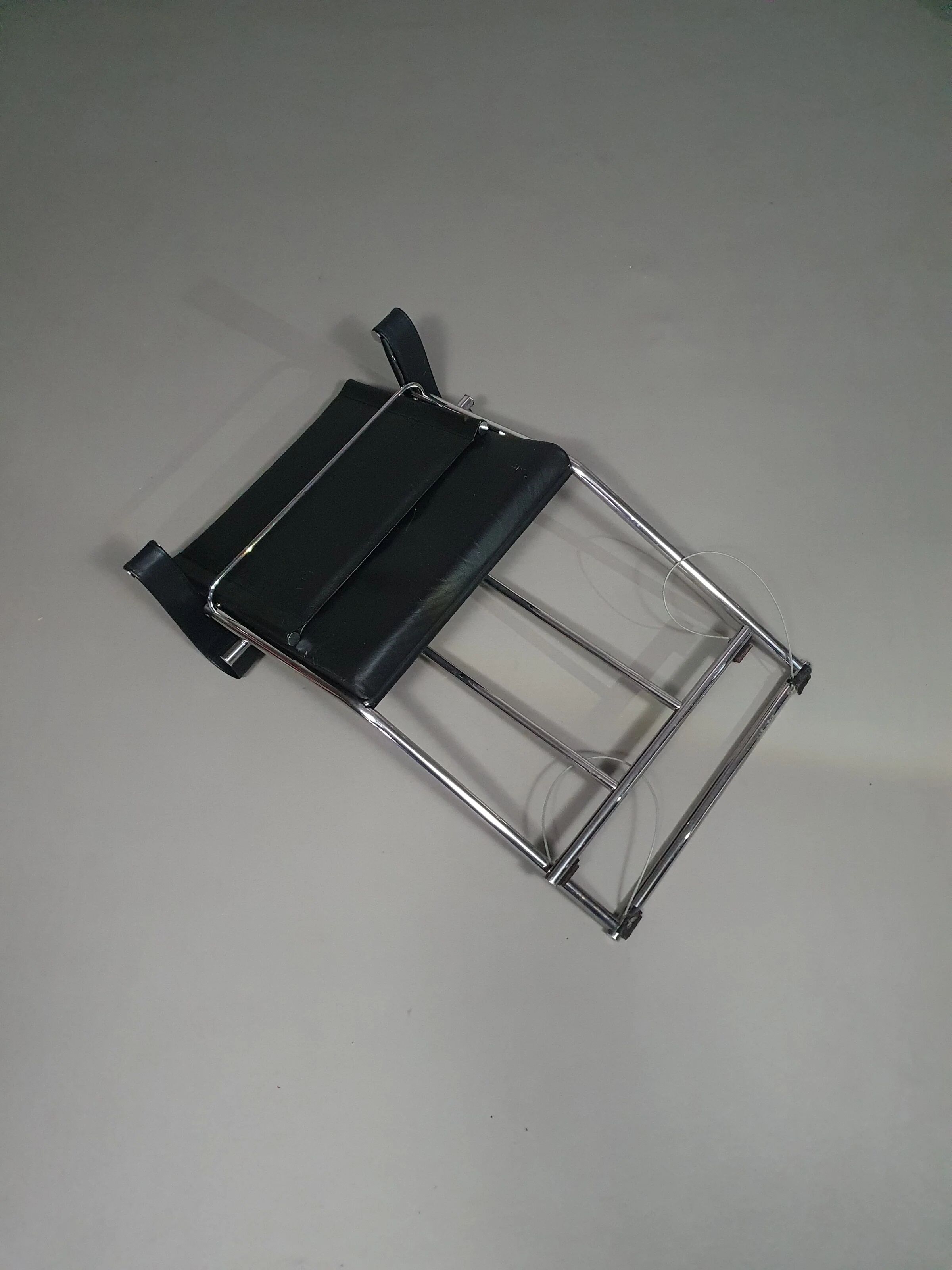 2 leather chrome folding chairs