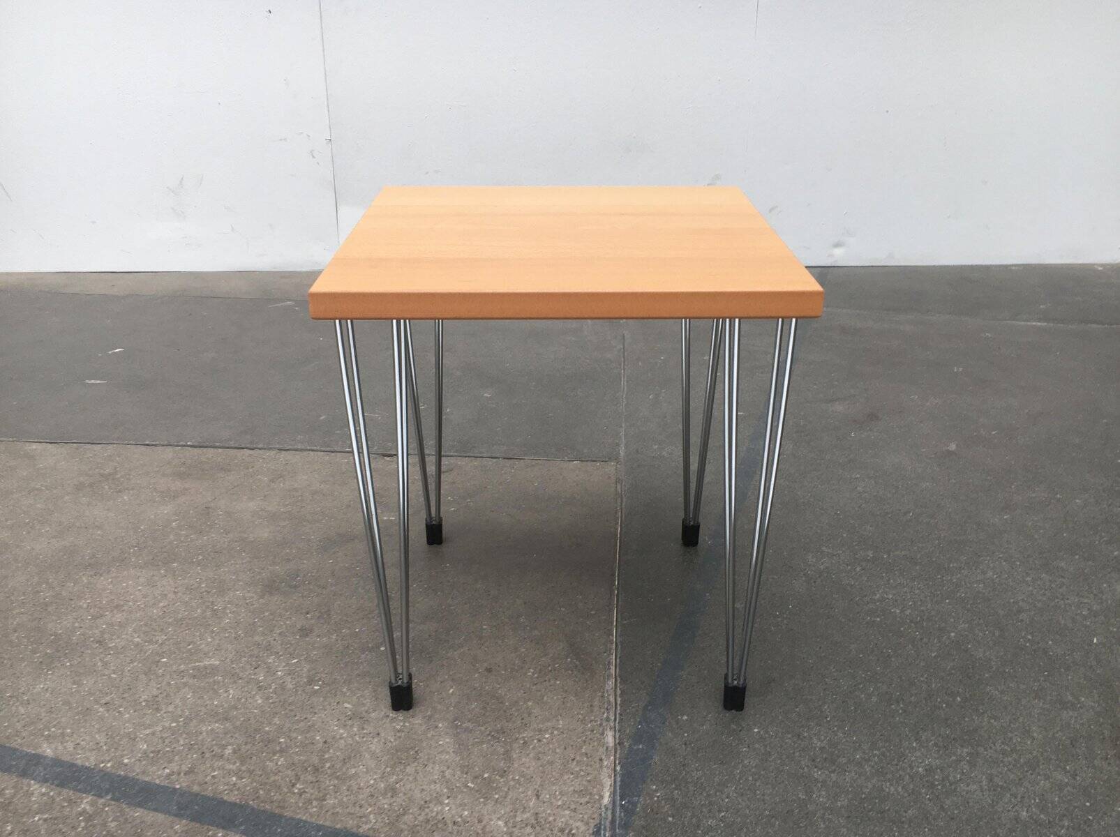 Vintage side table with hairpin legs from Denmark by Pin Age.