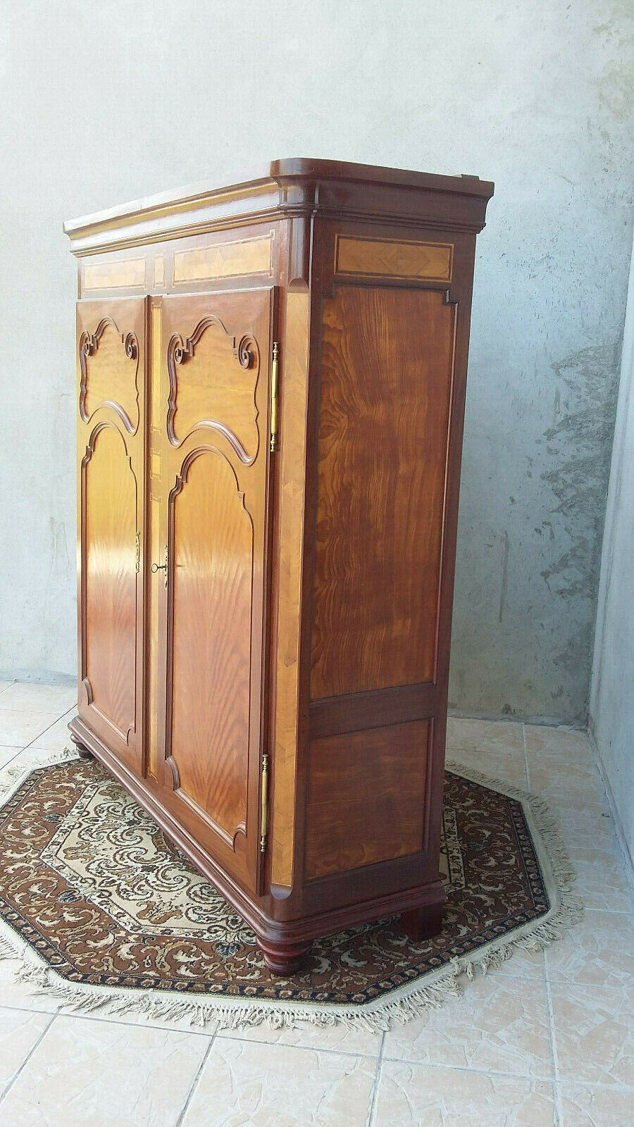 18th century English-style mahogany wardrobe Devaux 1788
