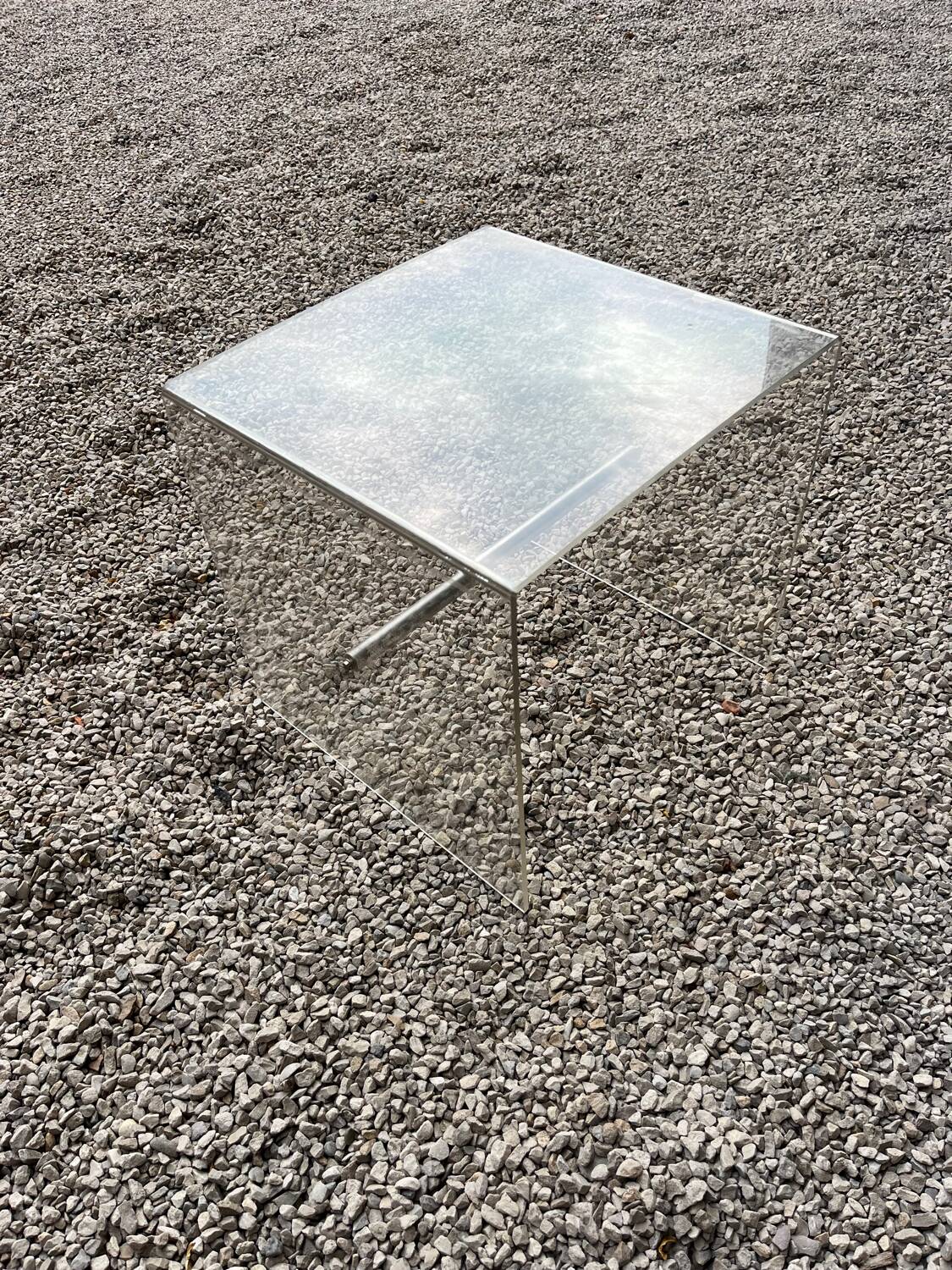 Vintage side table Plexiglas 1970/80 design