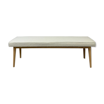 Scandinavian-line bench