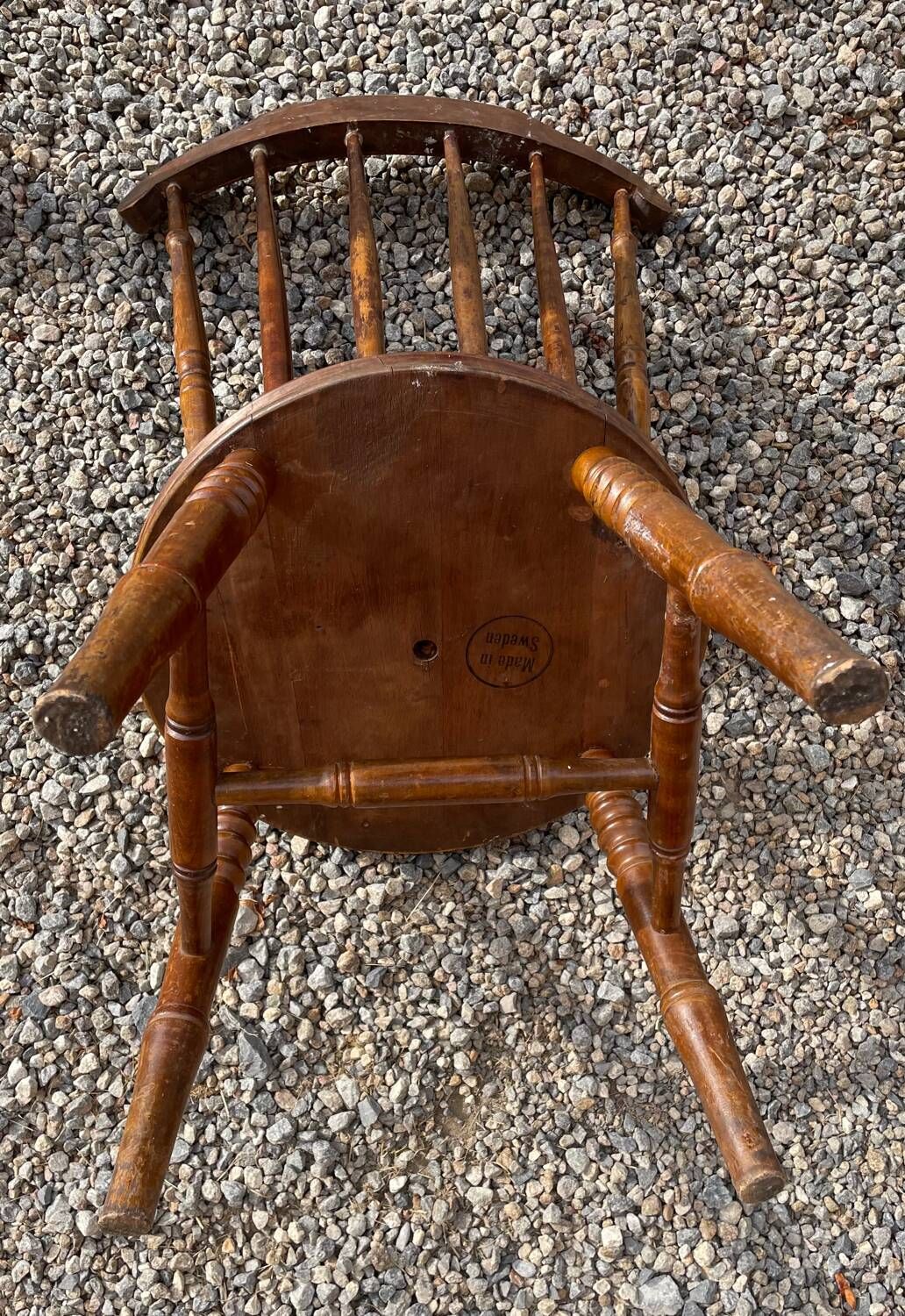 Edwardian Windsor chair in walnut, fully stamped, Swedish ibex penny style
