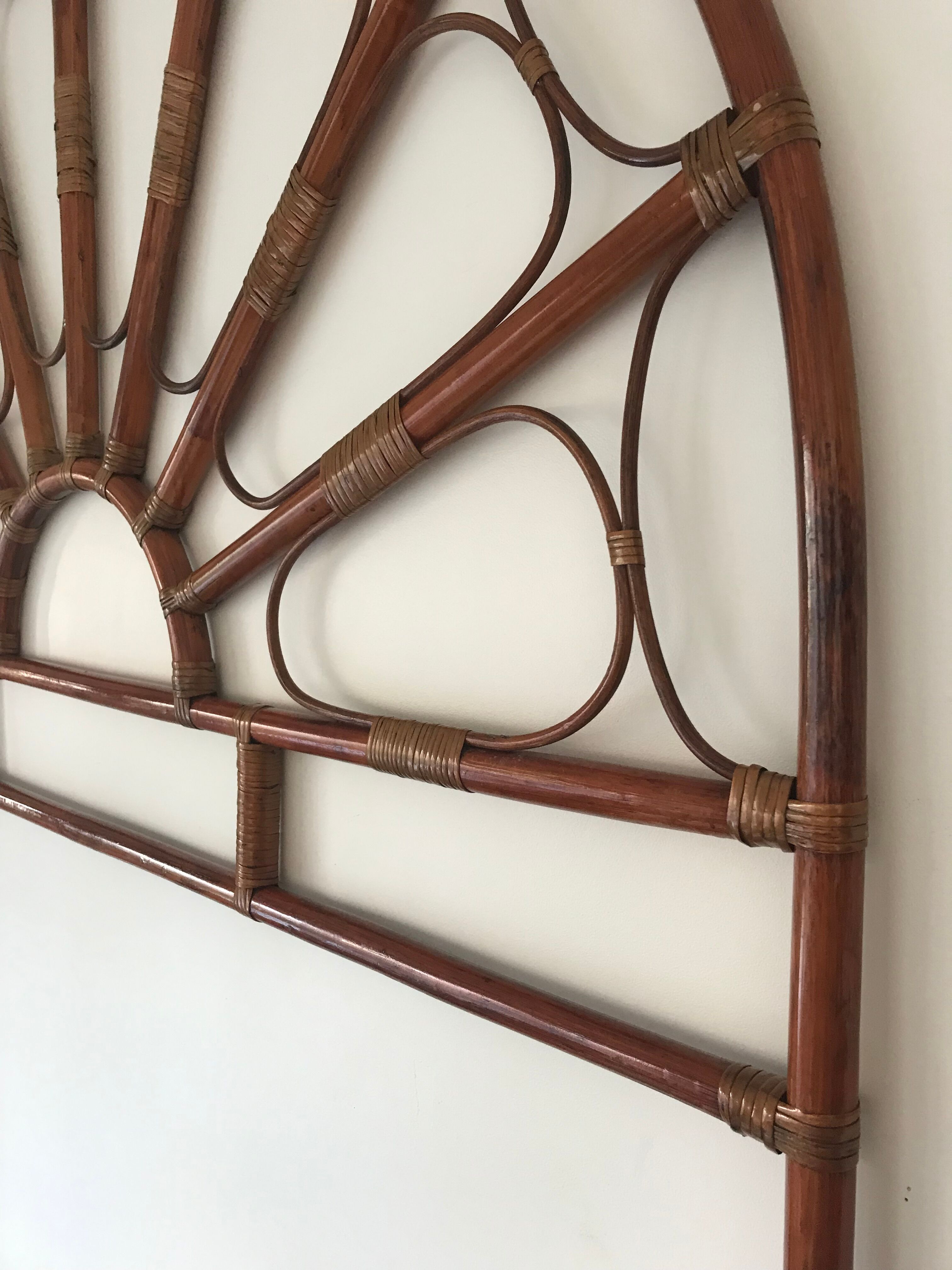 Peacock rattan headof