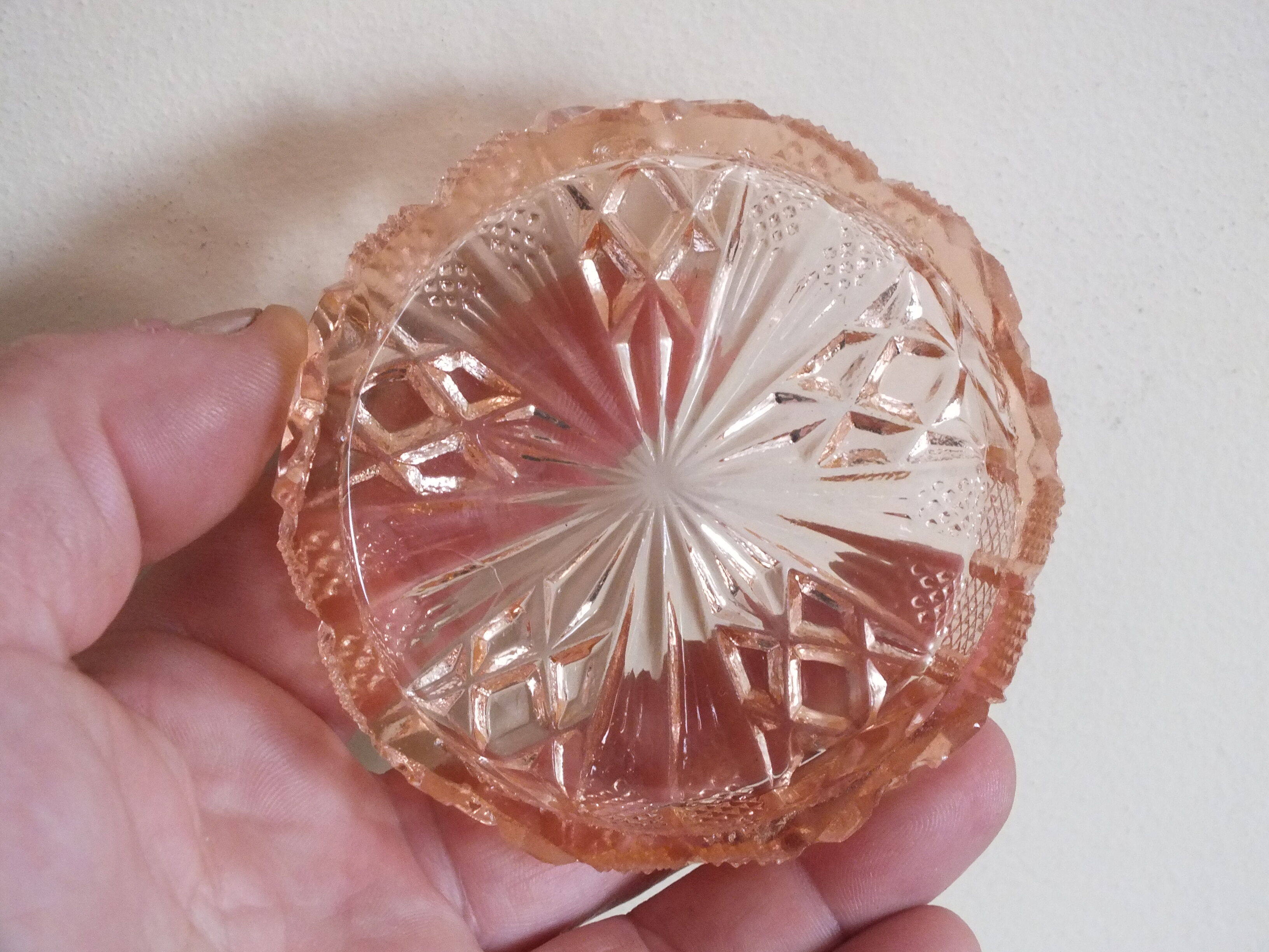 Pink tinted molded crystal powder box