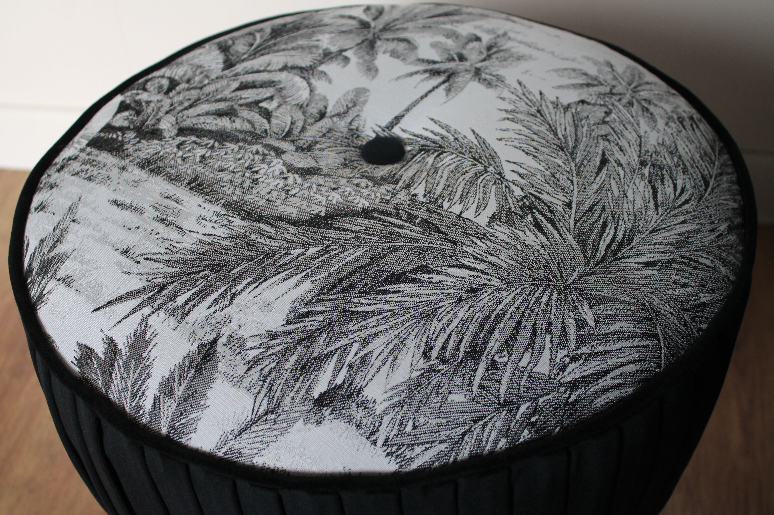 Footrest, jungle fabric, compass feet, 50/60's