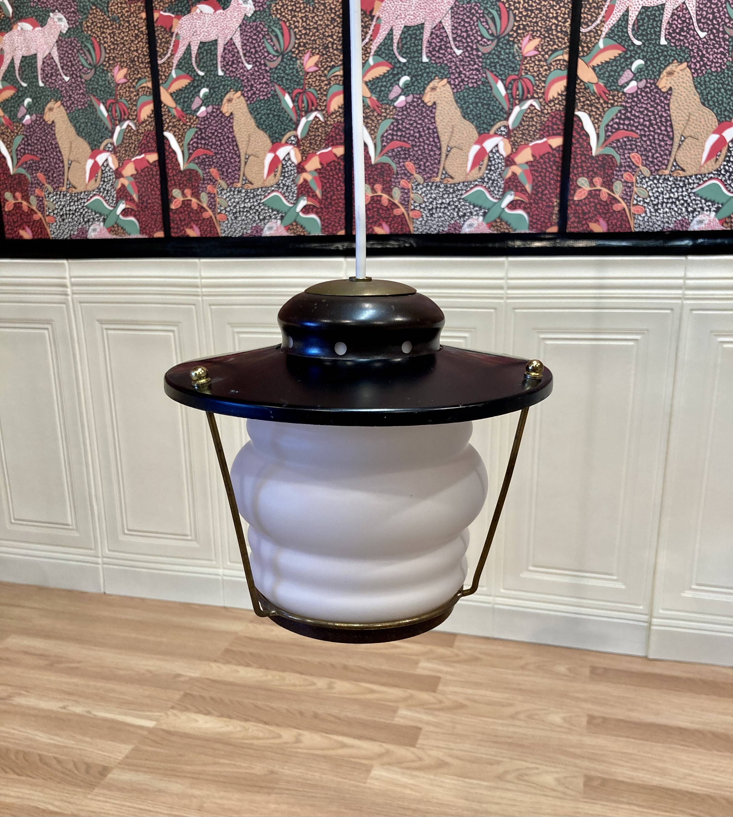 Suspension scandinave en opaline 1950