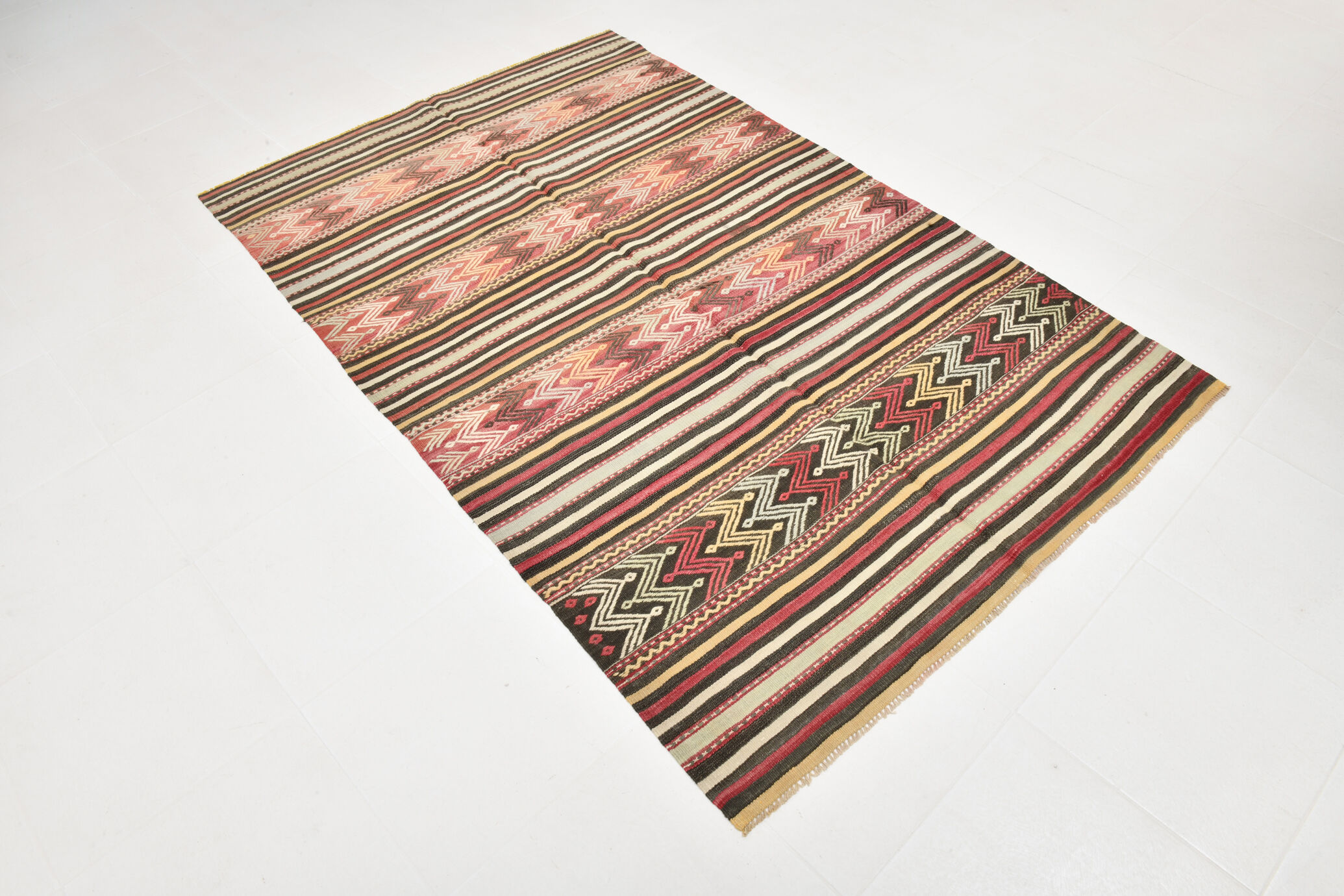 4x7 Kilim Vintage Rug, 138x218Cm