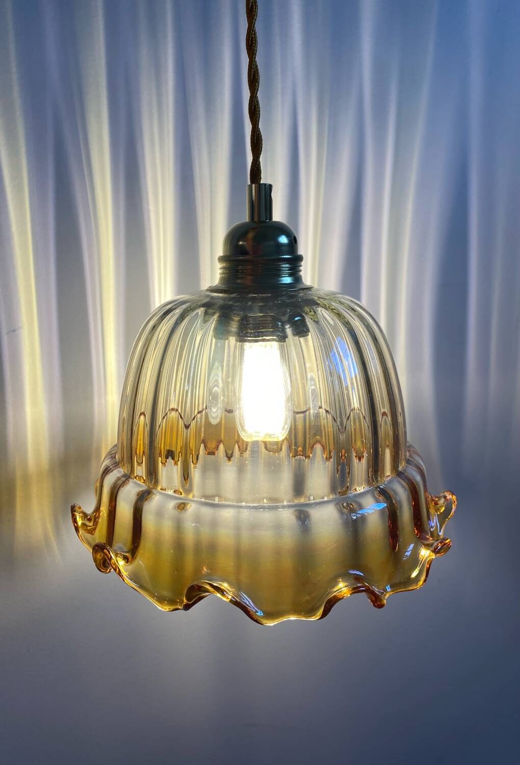 Suspension with vintage amber glass lampshade