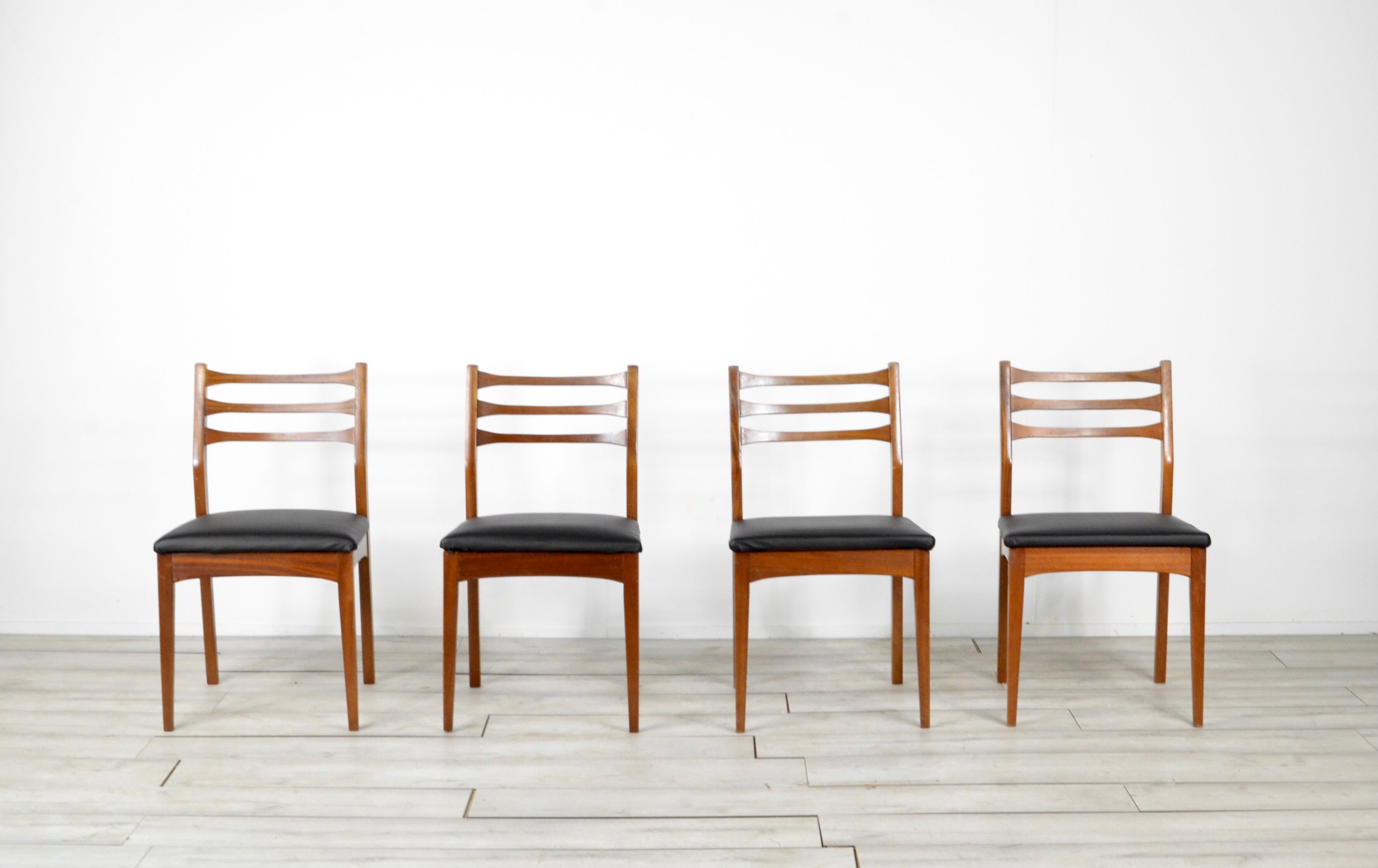 Set of 4 midcentury 'meredew' teak chairs
