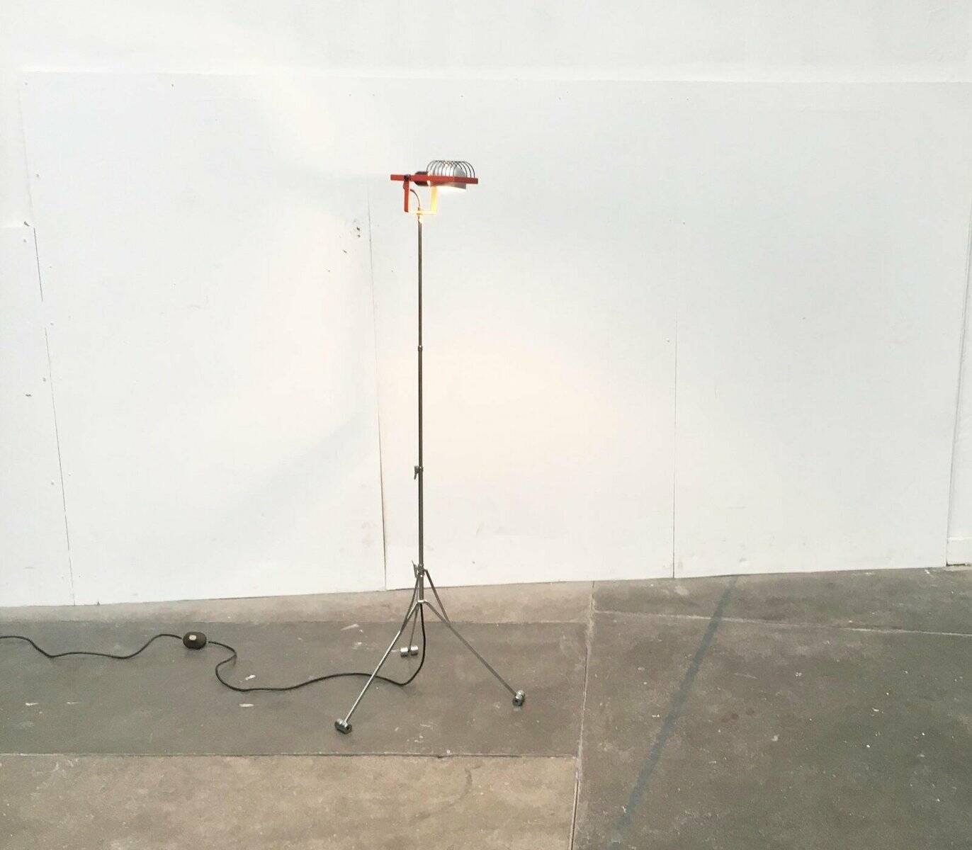 Italian vintage lamp Sintesi Terra foldable on tripod by Ernesto Gismondi for Artemide, 1970s