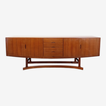 Vintage Scandinavian teak row from the 60s by Danish designer Johannes Andersen for Hans Bec