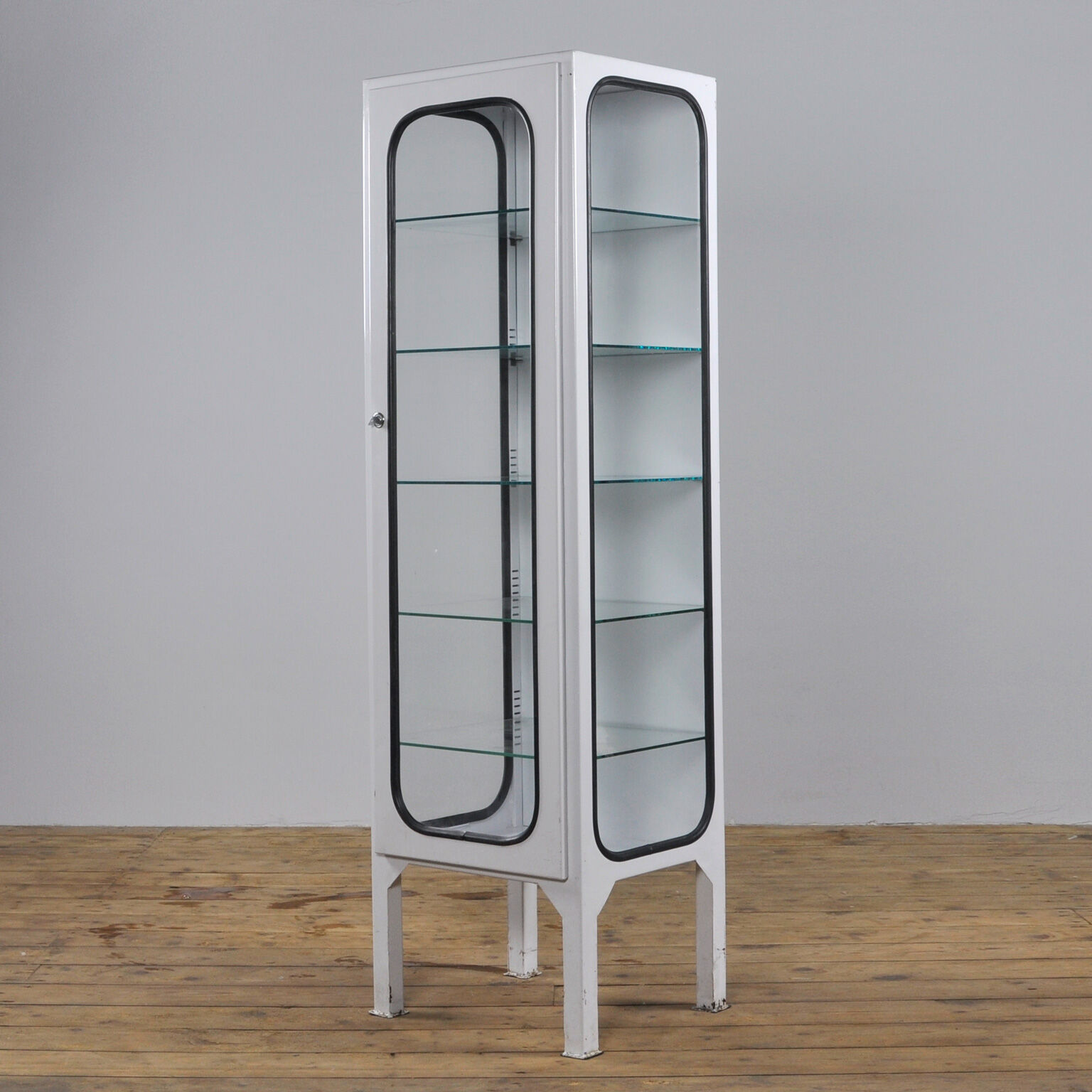 Showcase with 5 shelves in glass 1975