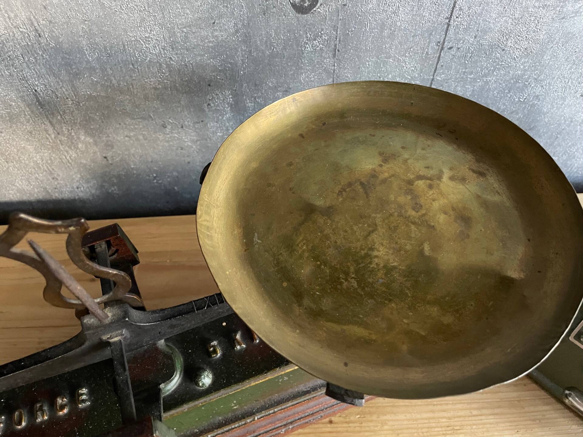 Balance à plateaux vintage