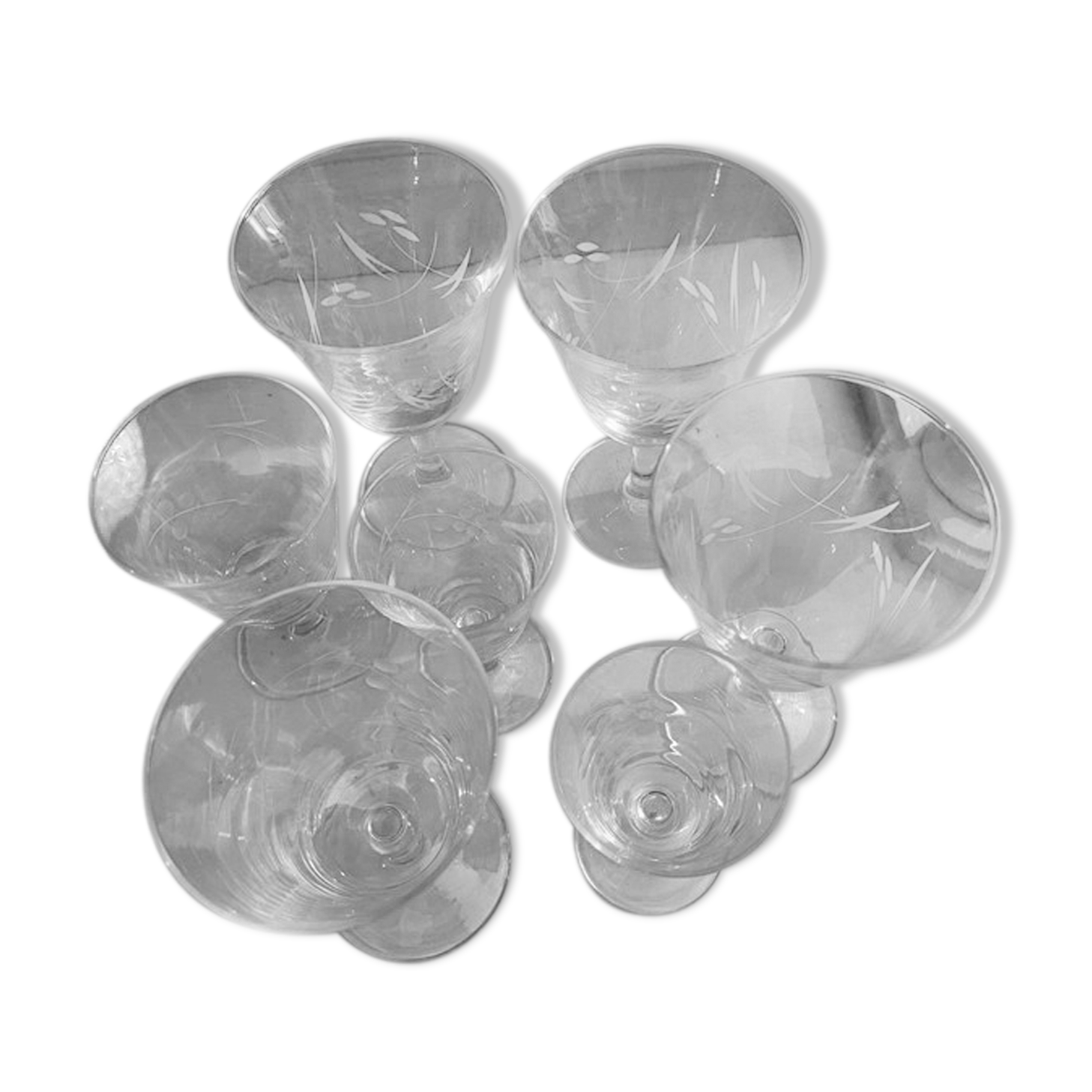 Set of 7 chiseled vintage glasses