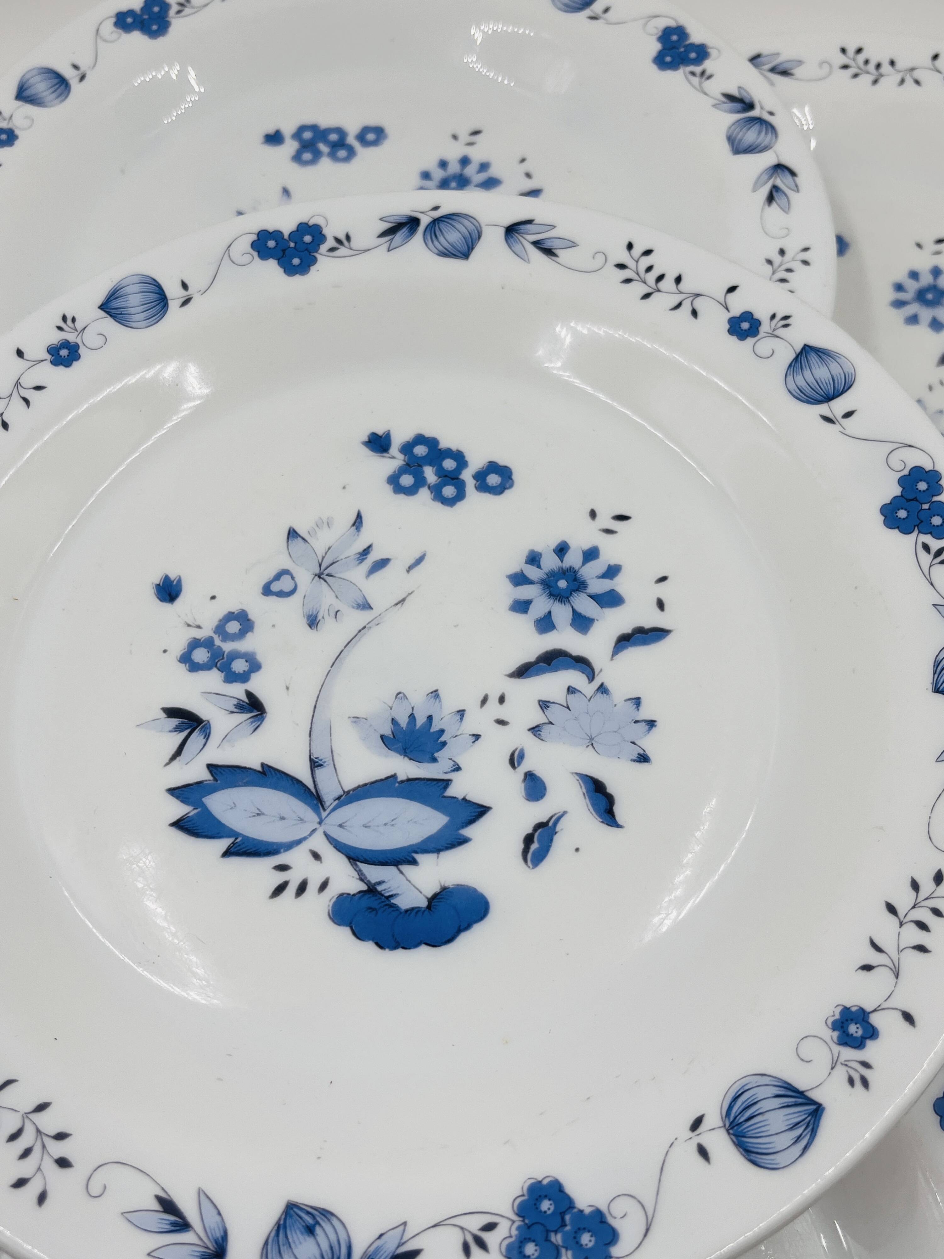 Set of 8 plates, model: Aster