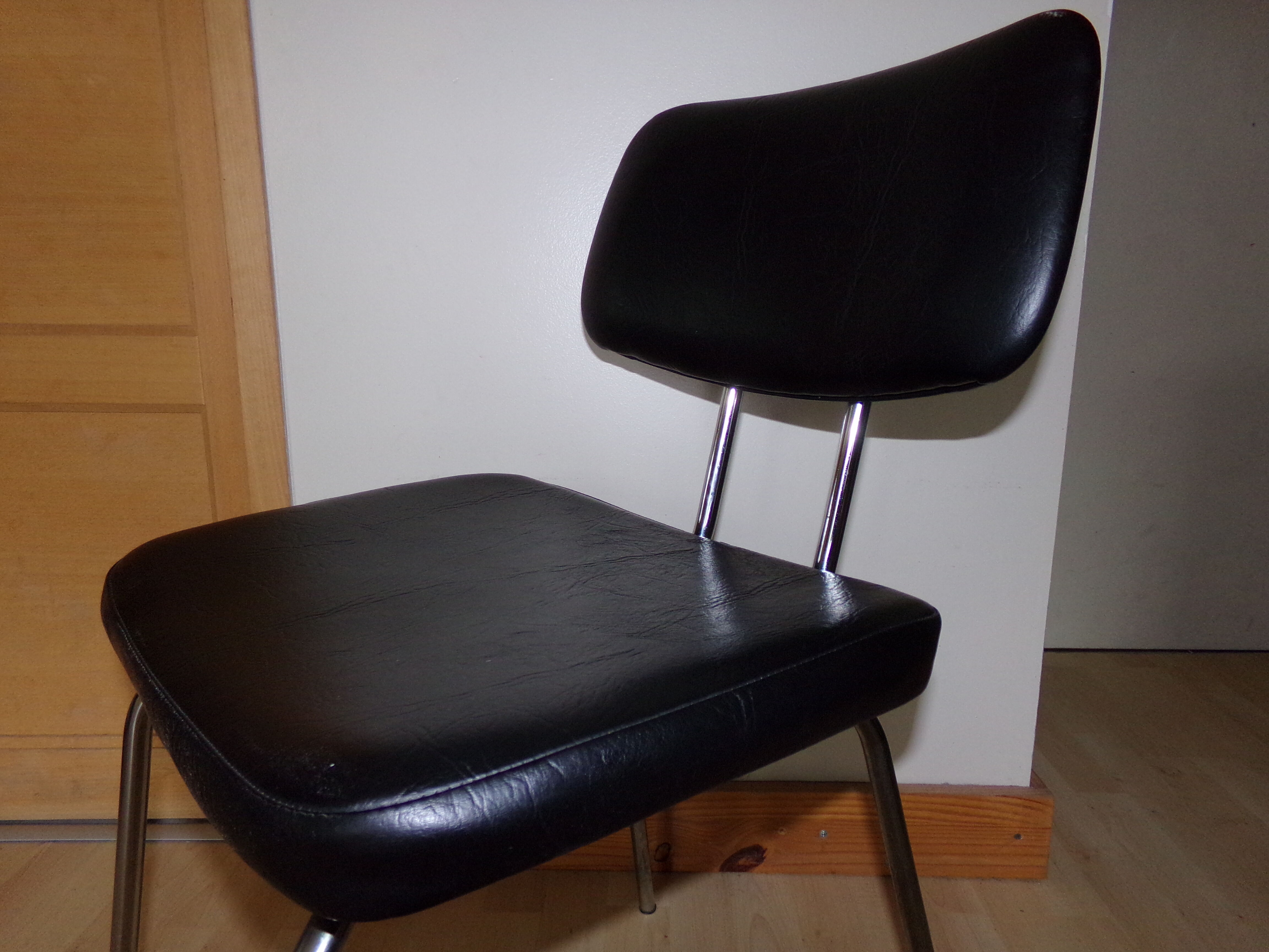 Chair faux leather black