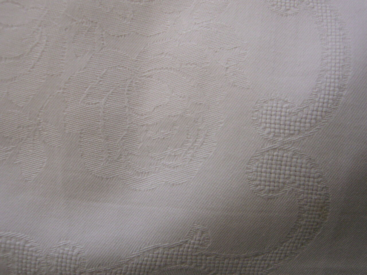 White damask cotton table 120 x 270cm