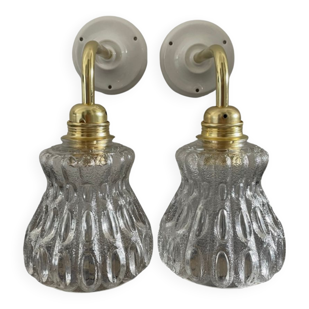 Paire d’appliques vintage en verre ciselé électrifiées à neuf Selency